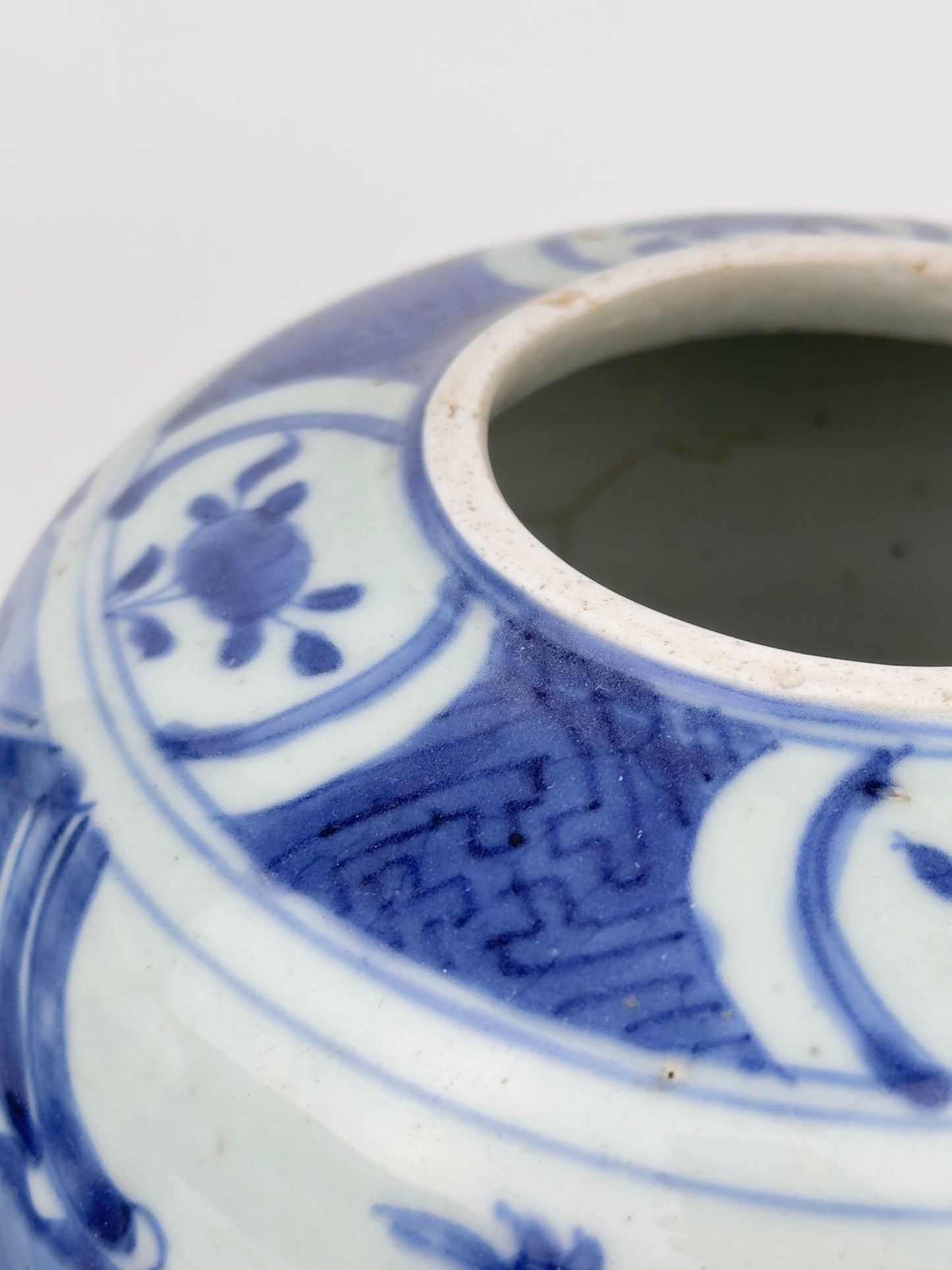 Two Chinese blue and white jars, painted with eight figures in a garden, marked on the bottom with a sitting rabbit(blue hare), Transitional period(Late Ming dynasty)