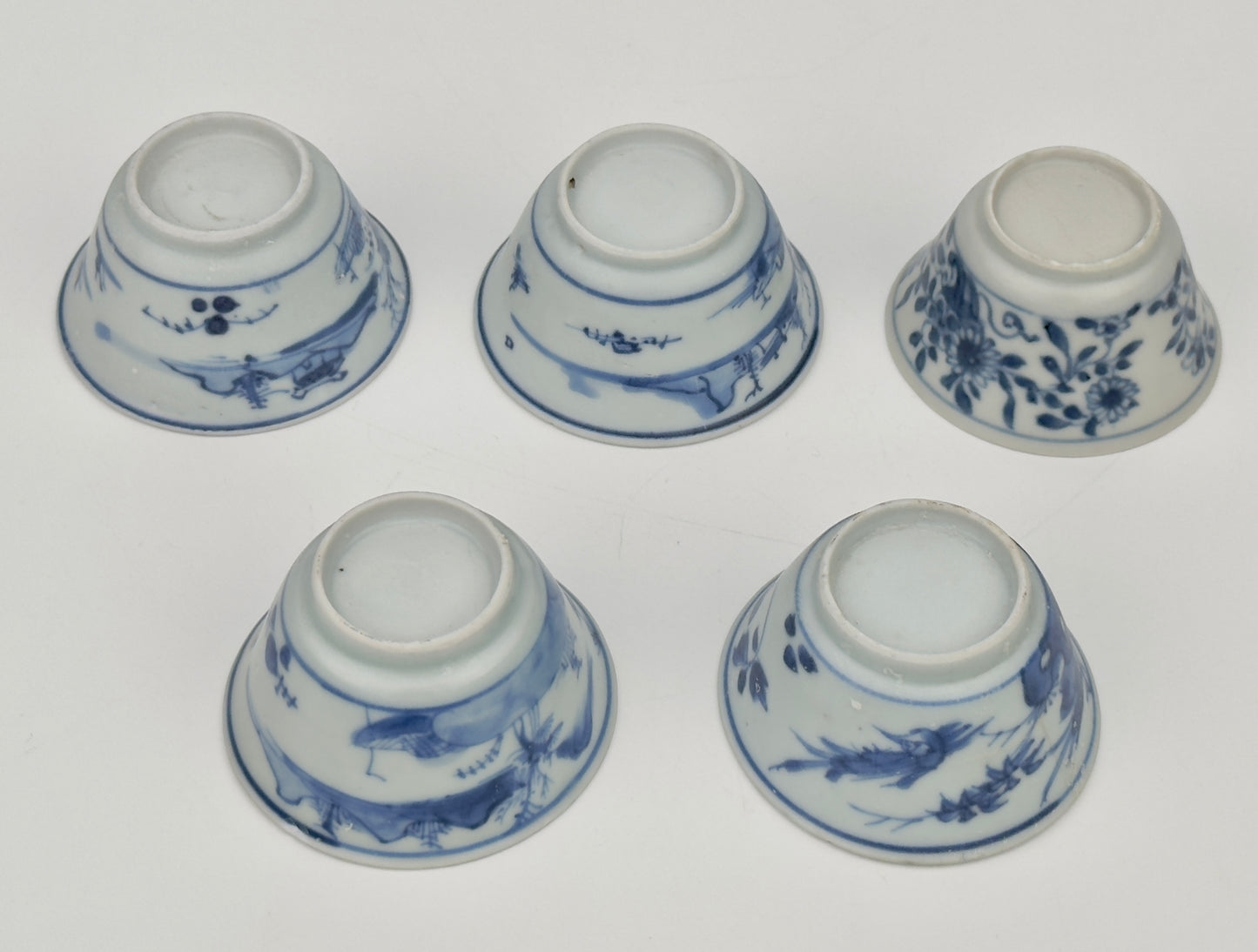 CHINOISERIE TEABOWL SET CIRCA 1725, QING DYNASTY, YONGZHENG REIGN