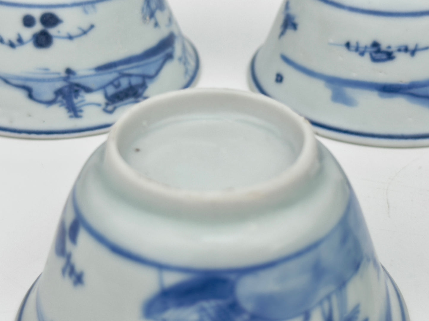 CHINOISERIE TEABOWL SET CIRCA 1725, QING DYNASTY, YONGZHENG REIGN