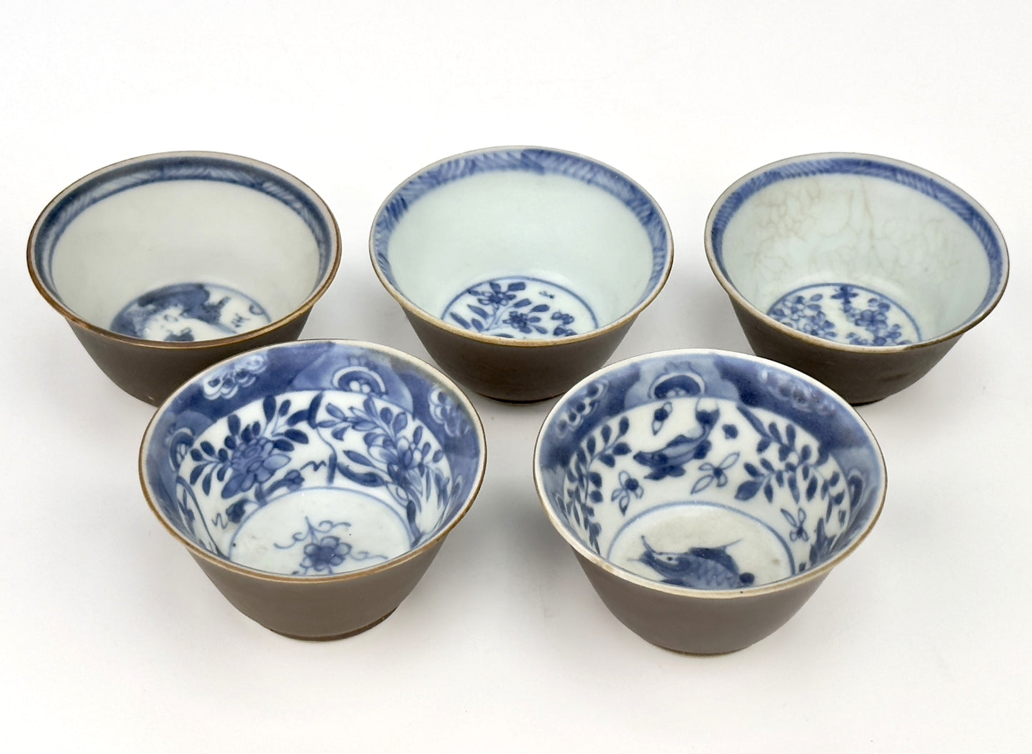 CHINOISERIE TEABOWL SET CIRCA 1725, QING DYNASTY, YONGZHENG REIGN