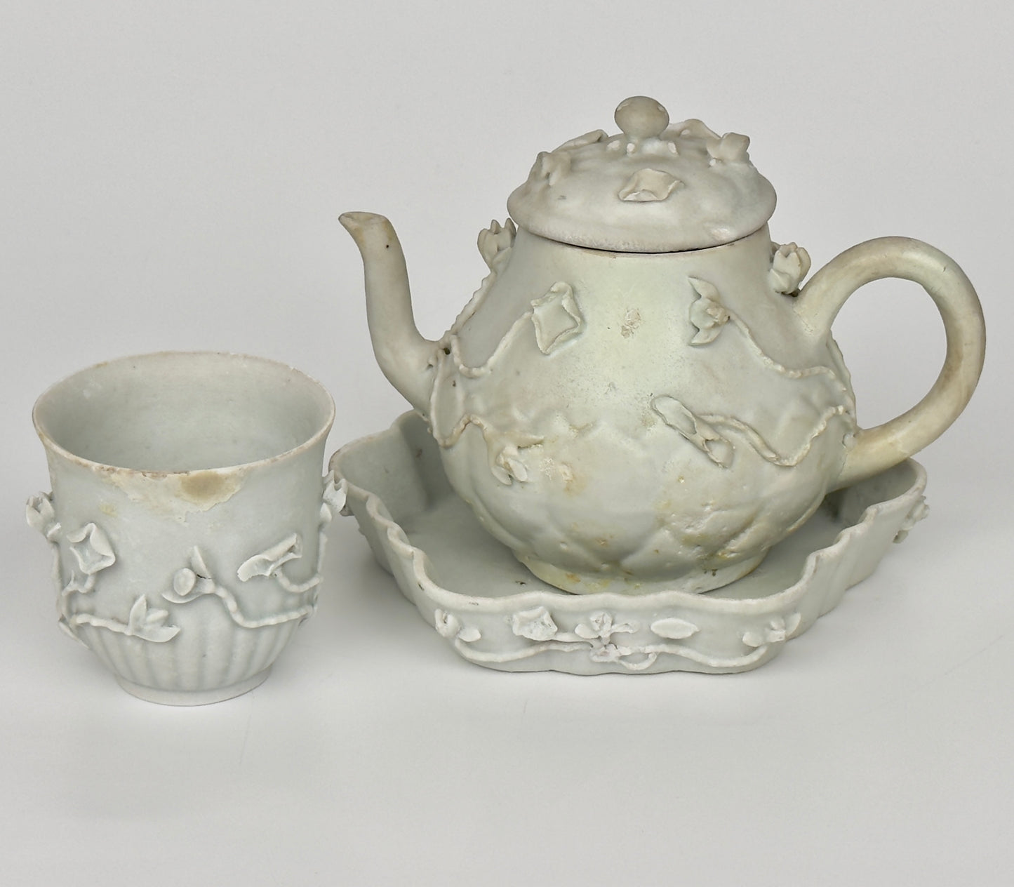 WHITE WITH OVERGLAZE ENAMEL TEA SET CIRCA 1725, QING DYNASTY, YONGZHENG REIGN