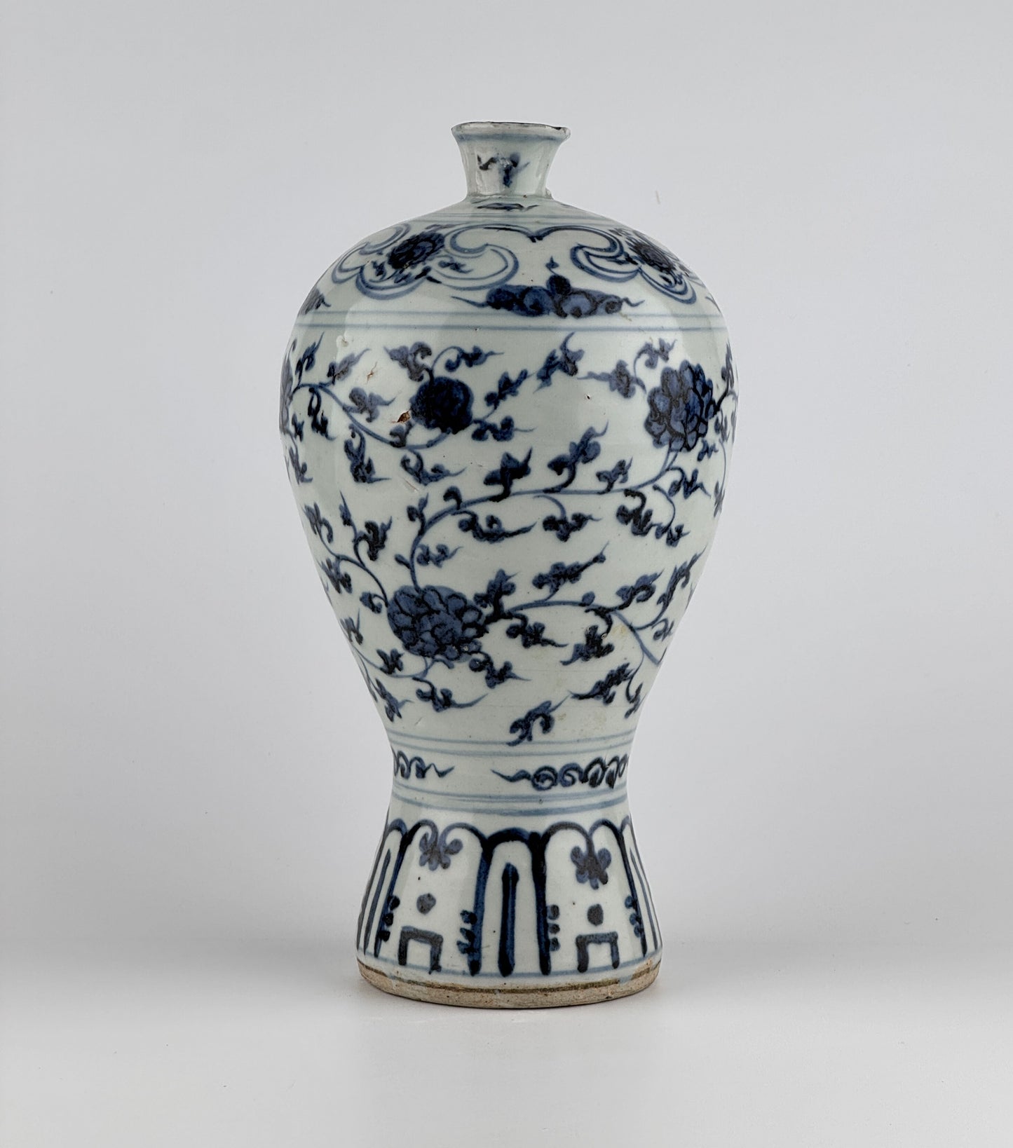 Blue and White Porcelain Meiping Vase with Peony Scroll, Ming Dynasty