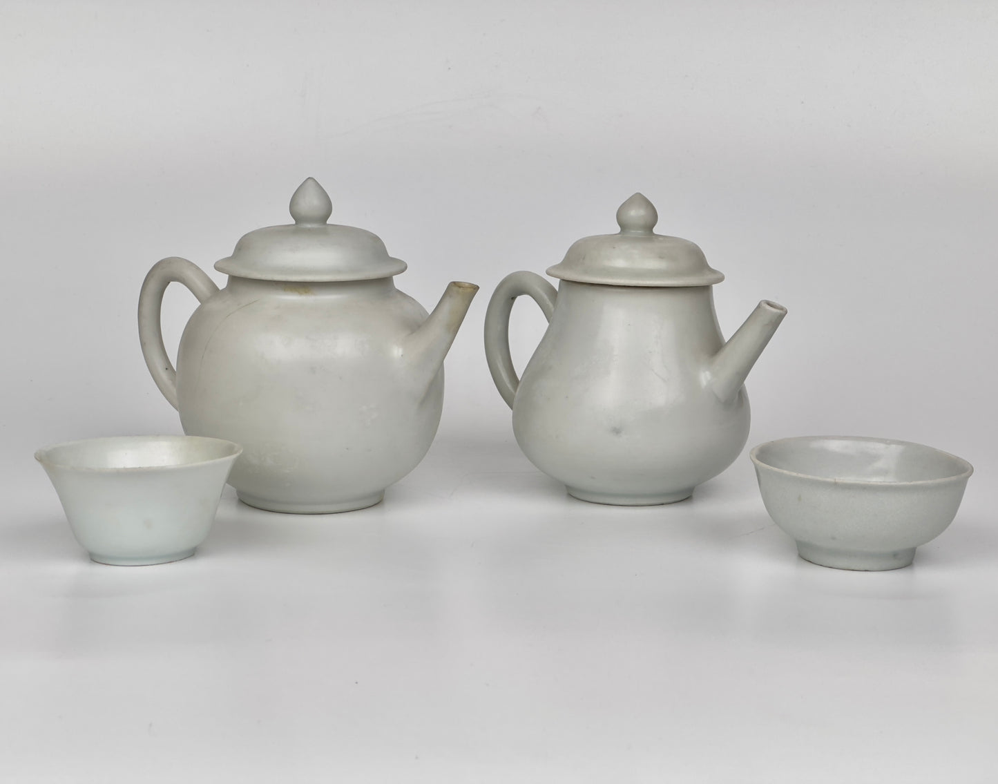 WHITE WITH OVERGLAZE ENAMEL TEA SET CIRCA 1725, QING DYNASTY, YONGZHENG REIGN