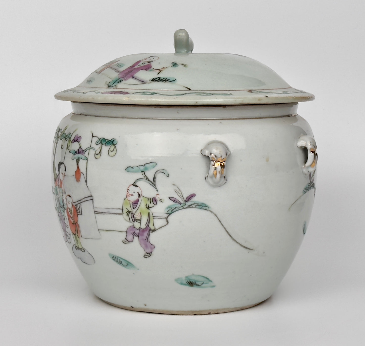 Chinese Famille Rose Porcelain Lidded Jar, Late Qing-Republic period