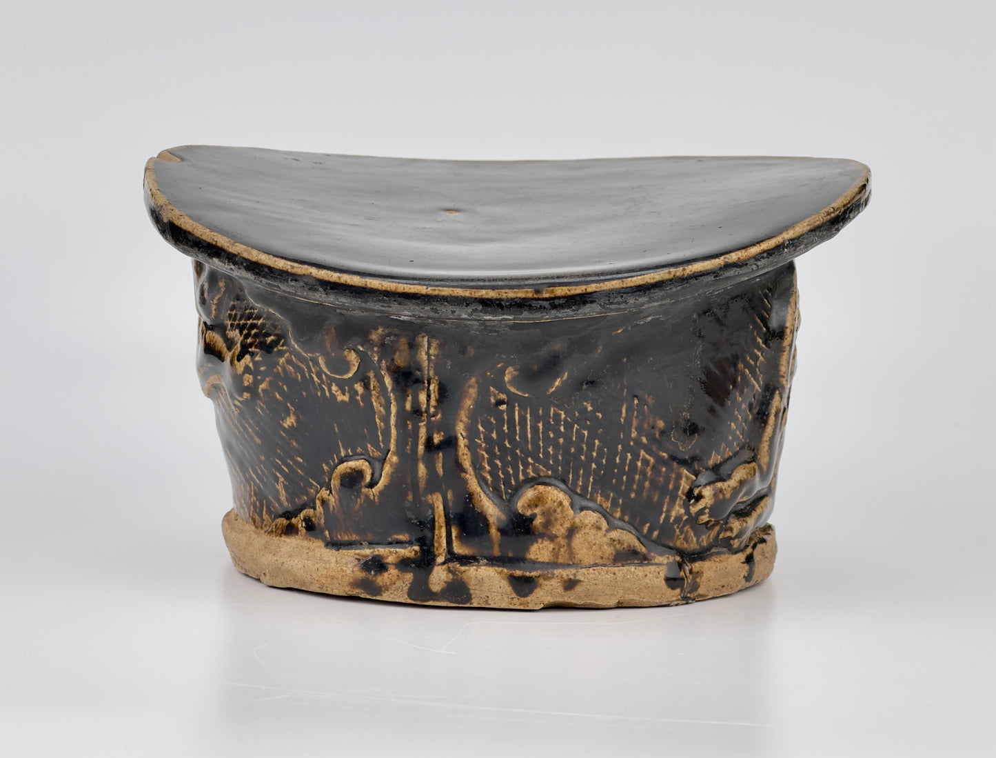 Black-glazed Lion Pillow, Northern Song-Jin Dynasty