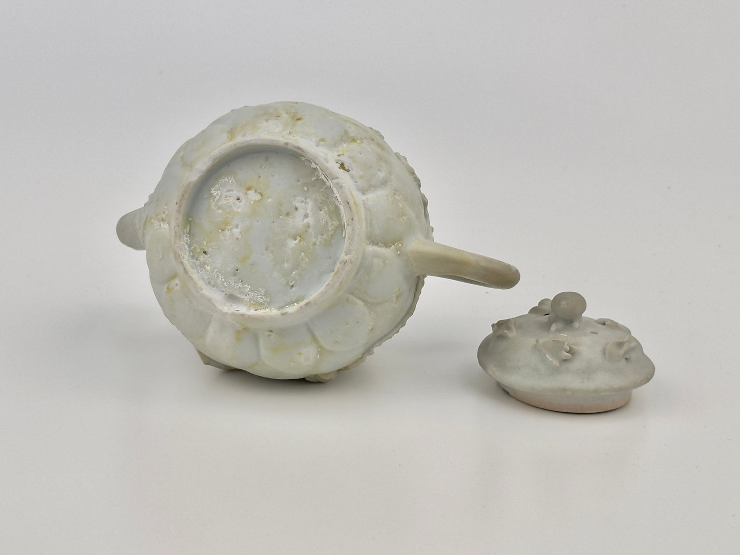 WHITE WITH OVERGLAZE ENAMEL TEA SET CIRCA 1725, QING DYNASTY, YONGZHENG REIGN