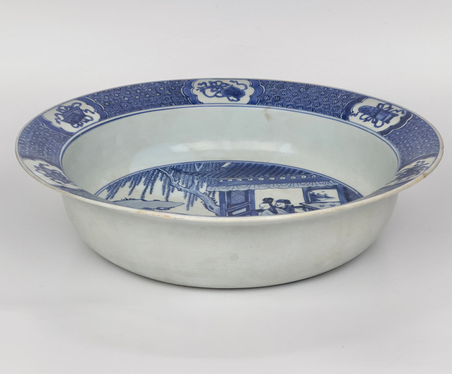 Rare Dish with Three Figures on a Terrace, C 1725, Qing Dynasty, Yongzheng Era