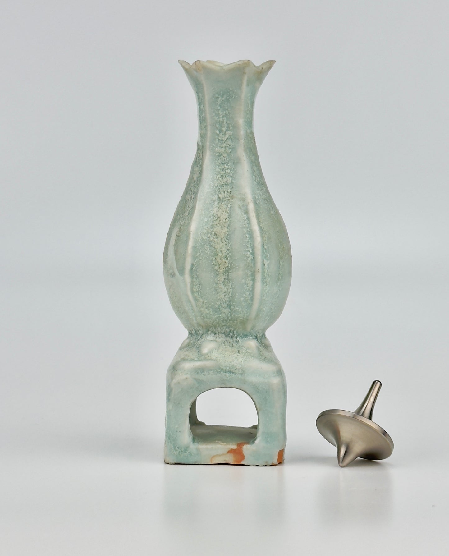 Small Qingbai Pear-Shaped Vase, Yuan Dynasty(13-14th century)