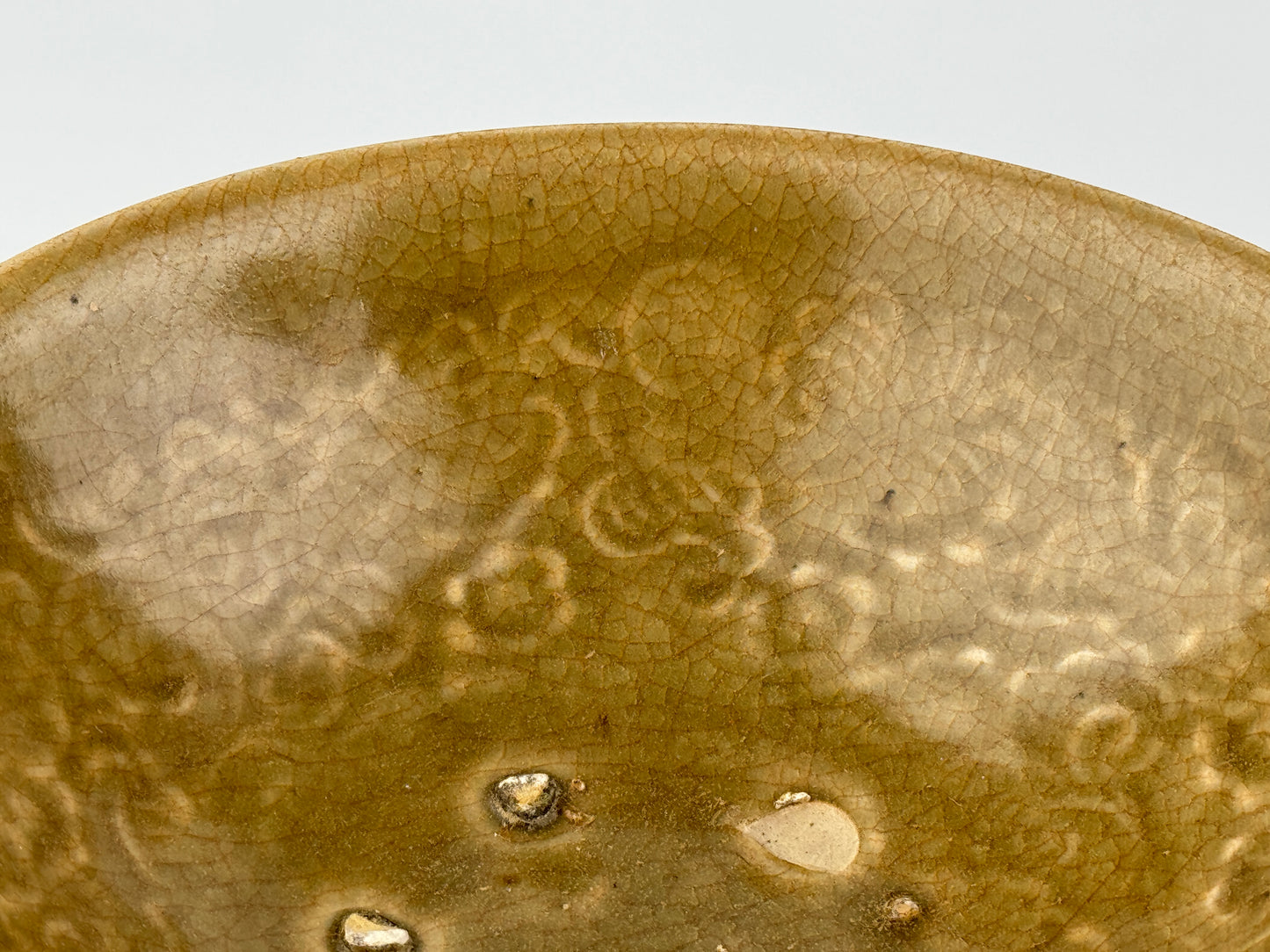 Rare Annamese Stoneware Bowls with olive green glaze, Vietnam, 14-15th century