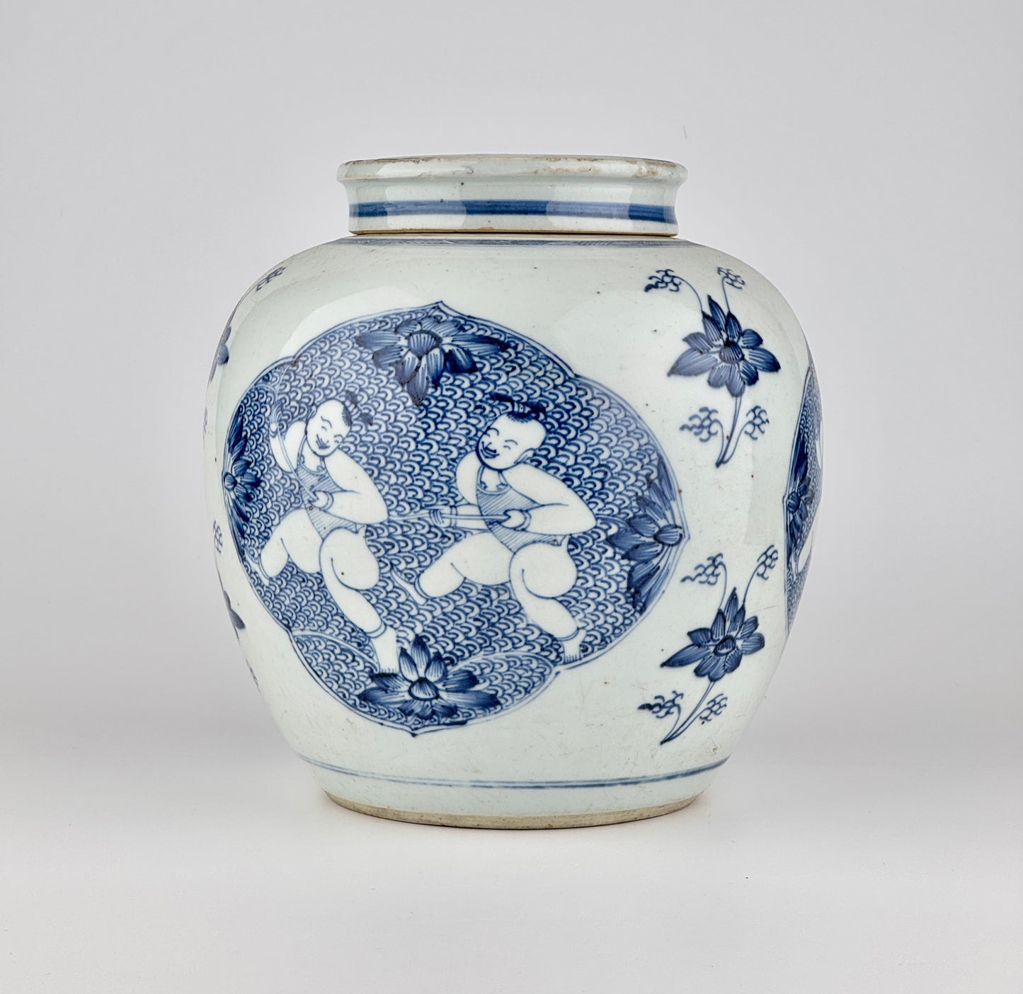 Ginger Jar with 'Hehe Erxian' Pattern, Early Qing Period(17-18th century)