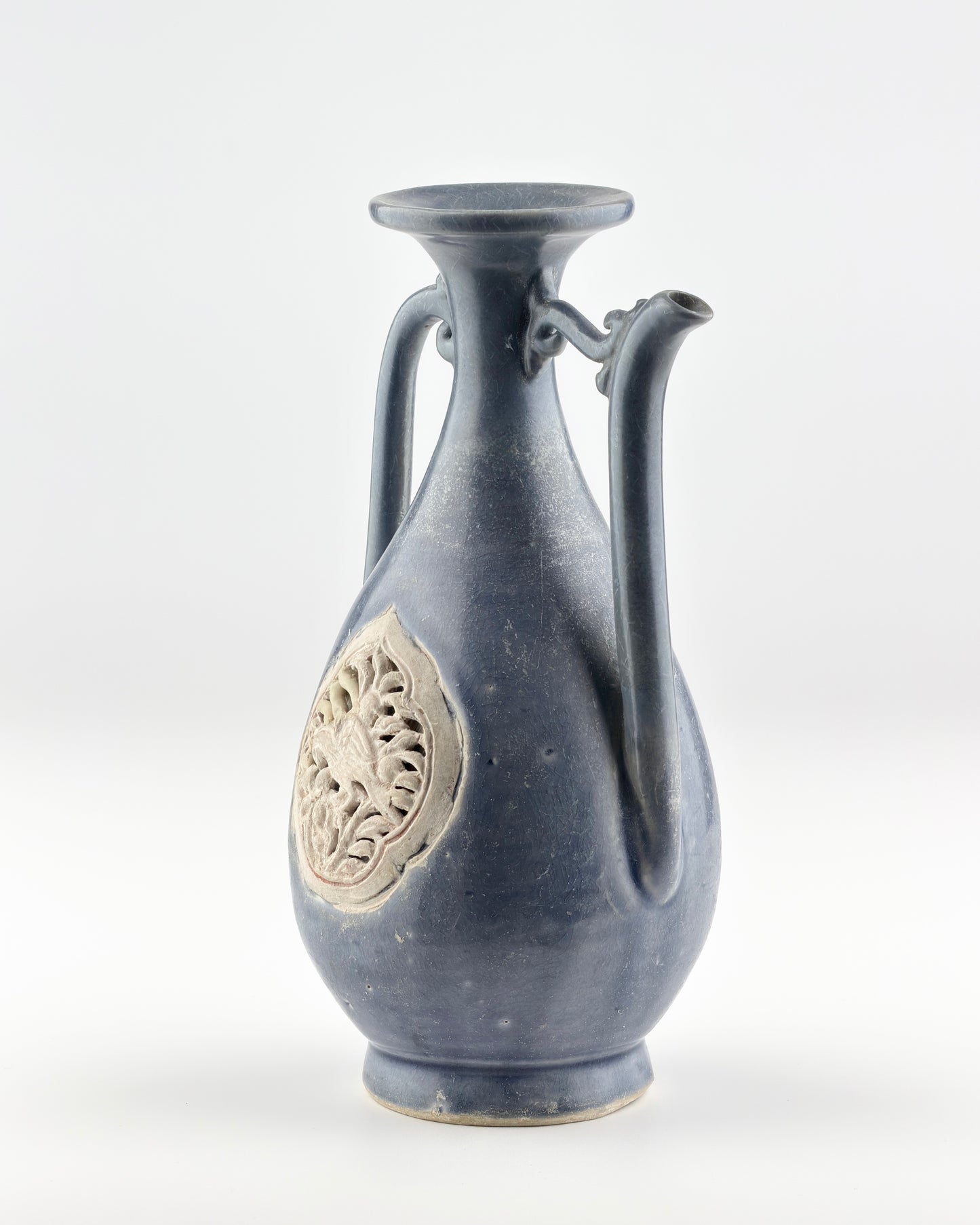 BLUE AND WHITE ANNAMESE EWER CIRCA 15TH CENTURY, LE DYNASTY