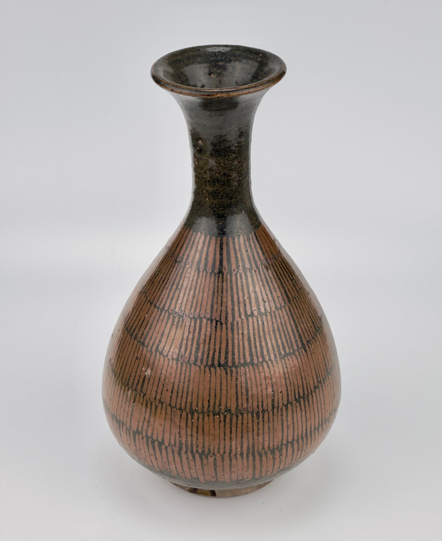 BLACK-GLAZED RUSSET-PAINTED BOTTLE VASE, NORTHERN SONG-JIN DYNASTY