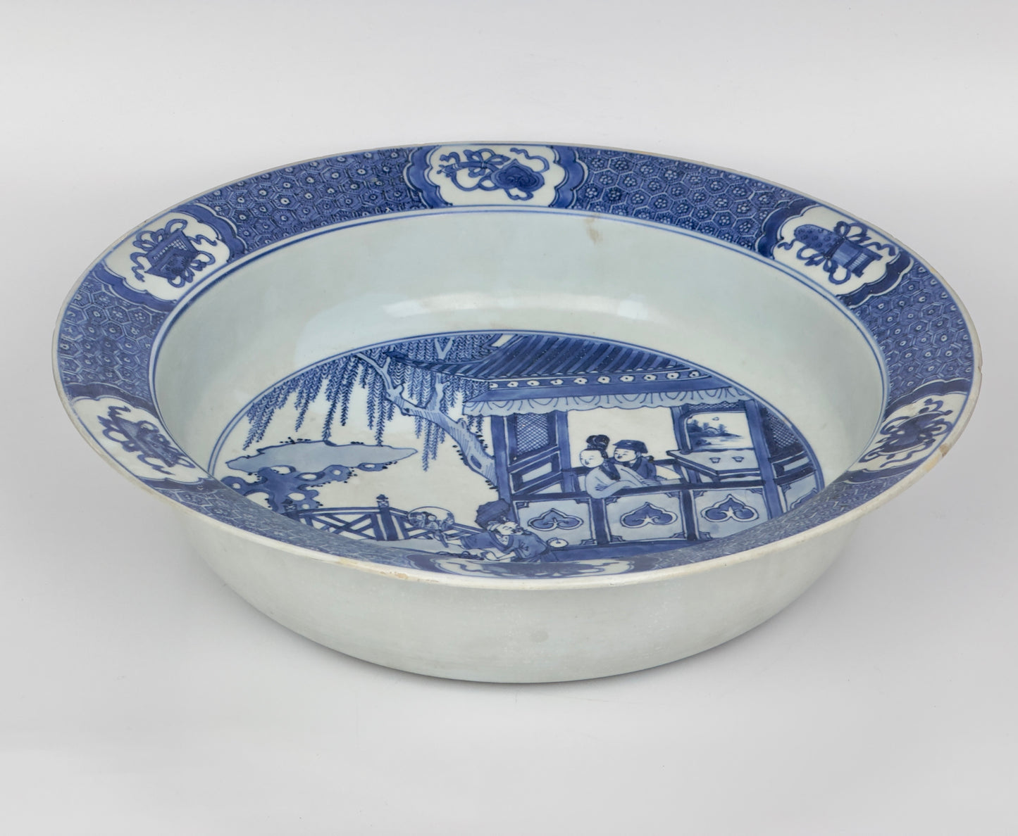 Rare Dish with Three Figures on a Terrace, C 1725, Qing Dynasty, Yongzheng Era