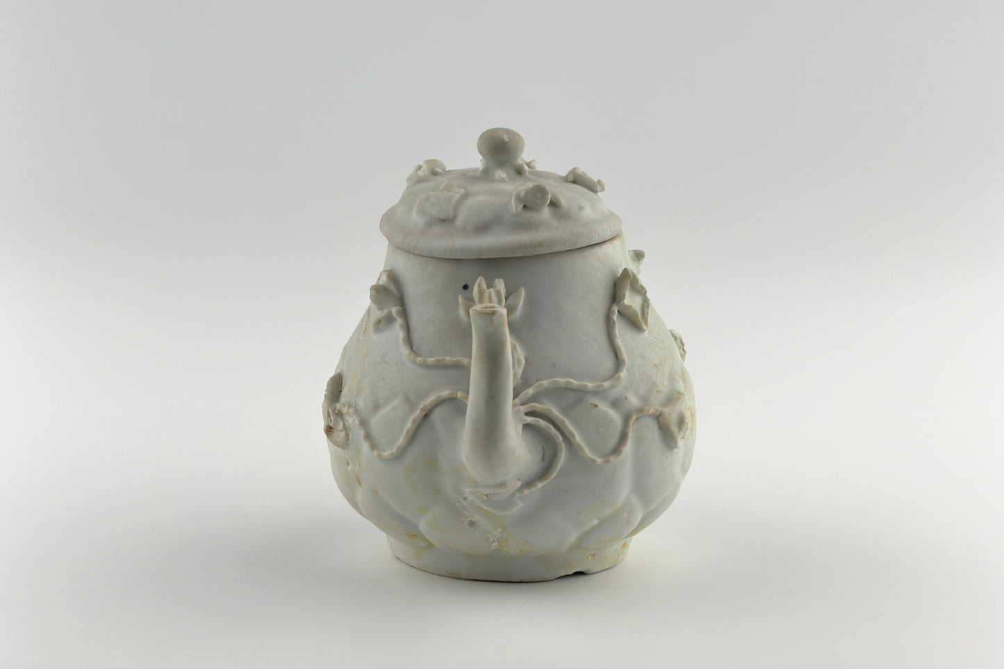 White with Overglaze Enamel Tea Set Circa 1725, Qing Dynasty, Yongzheng Reign