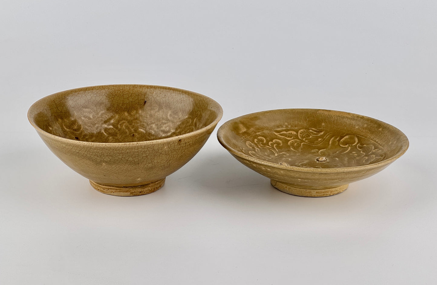 Rare Annamese Stoneware Bowls with olive green glaze, Vietnam, 14-15th century