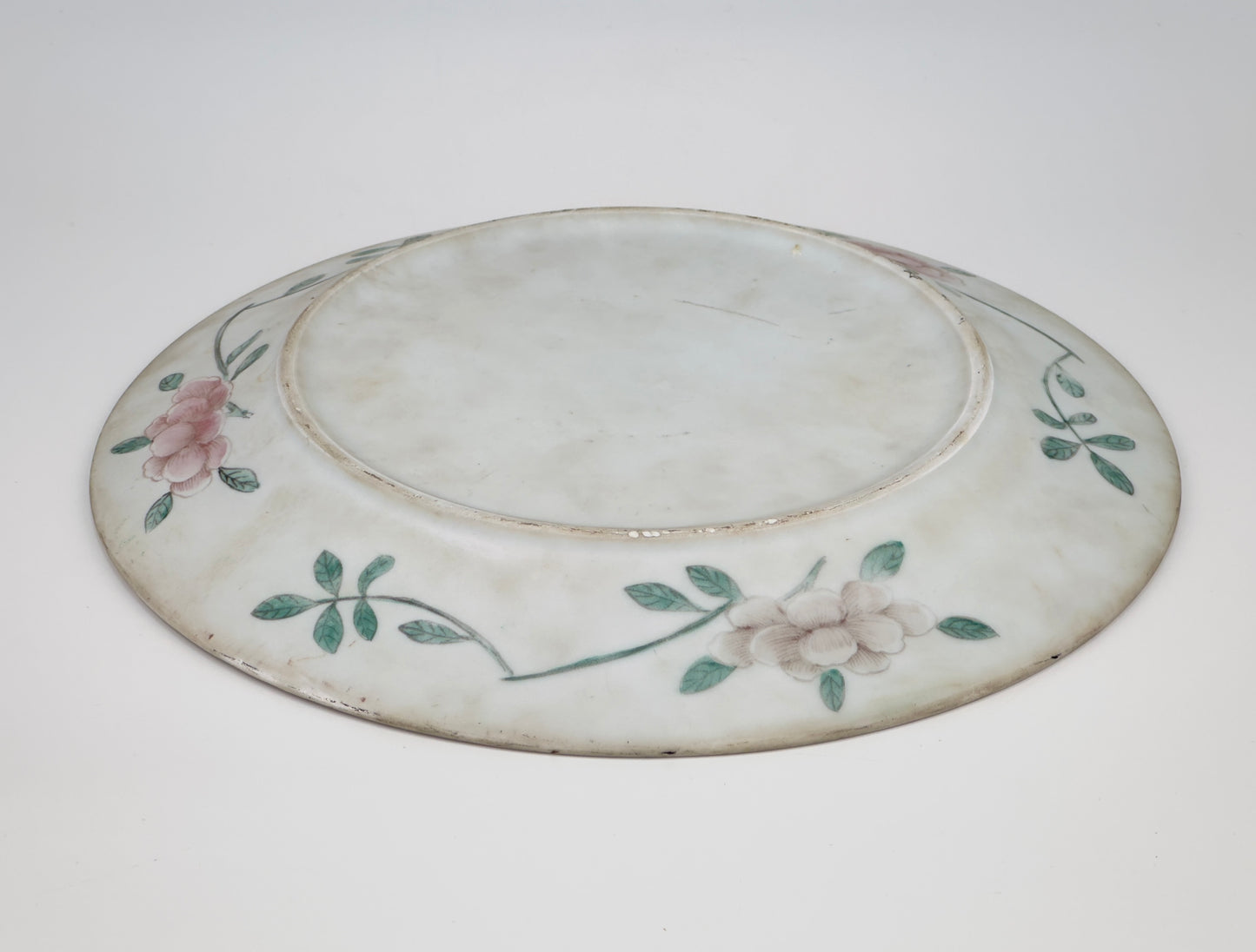 CHINESE FAMILLE ROSE/VERTE 'FISH' DISH, QING DYNASTY