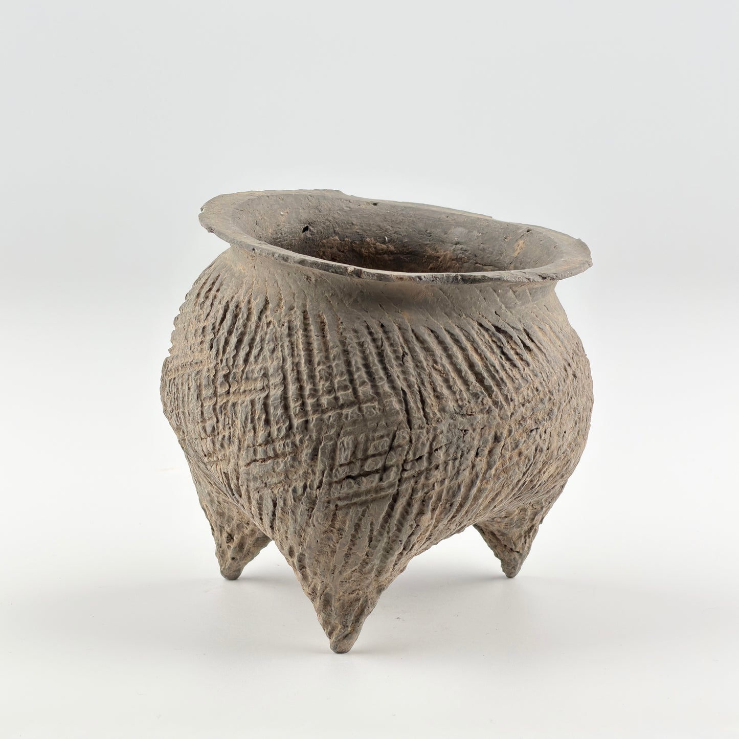 Pottery Tripod Li Vessel