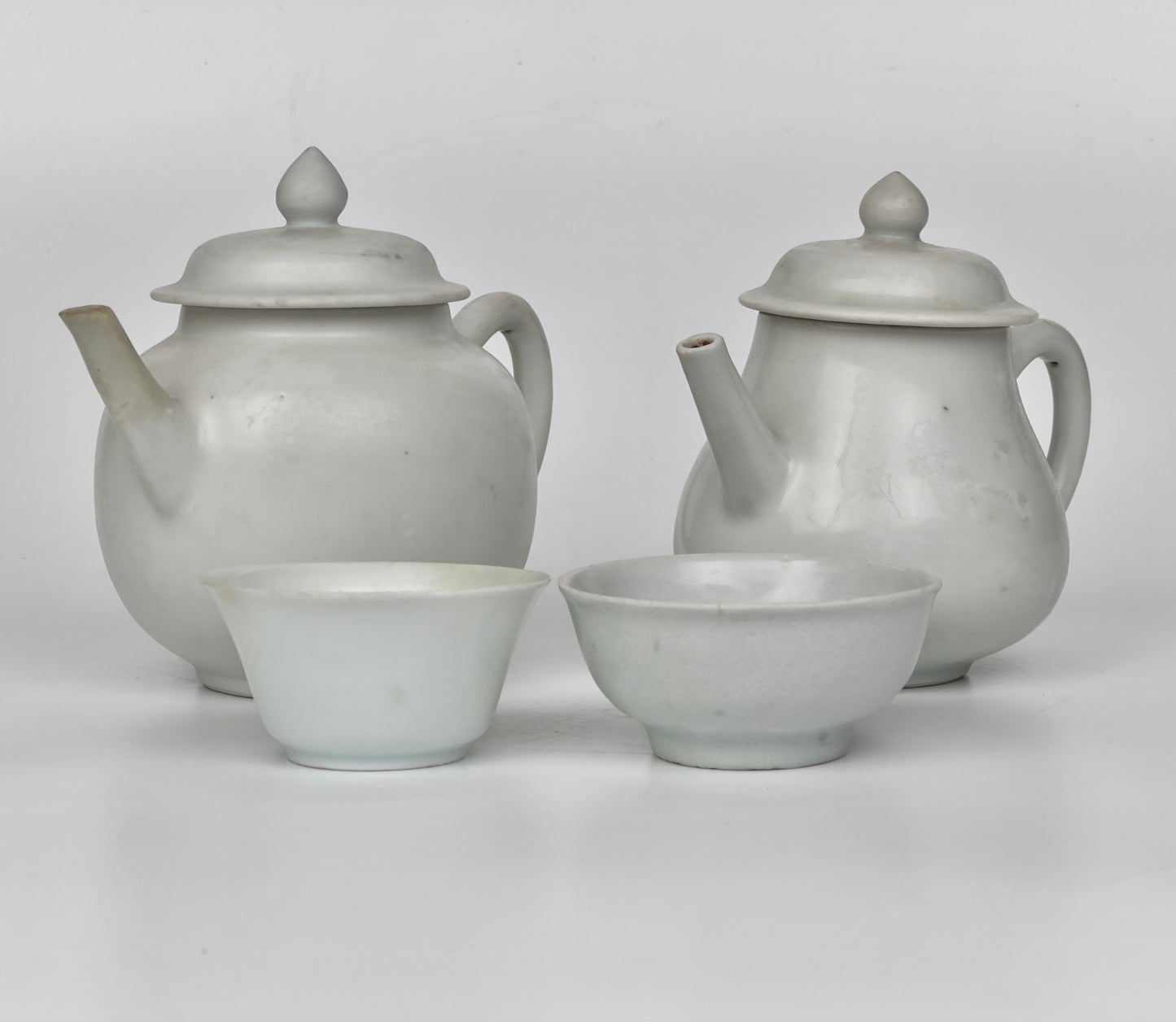 WHITE WITH OVERGLAZE ENAMEL TEA SET CIRCA 1725, QING DYNASTY, YONGZHENG REIGN