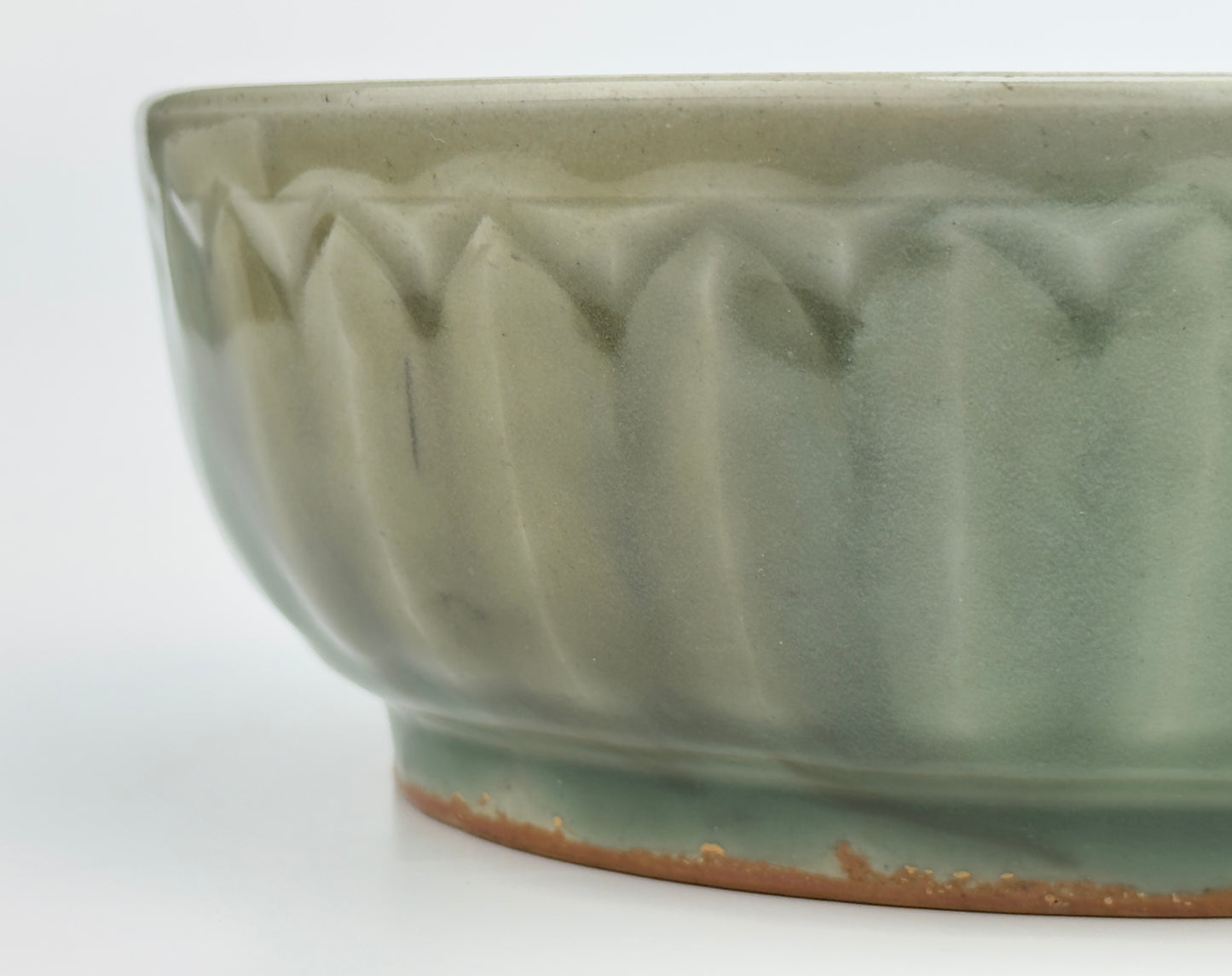 Lotus Petal 'Longquan' Celadon Bowl, Ming dynasty