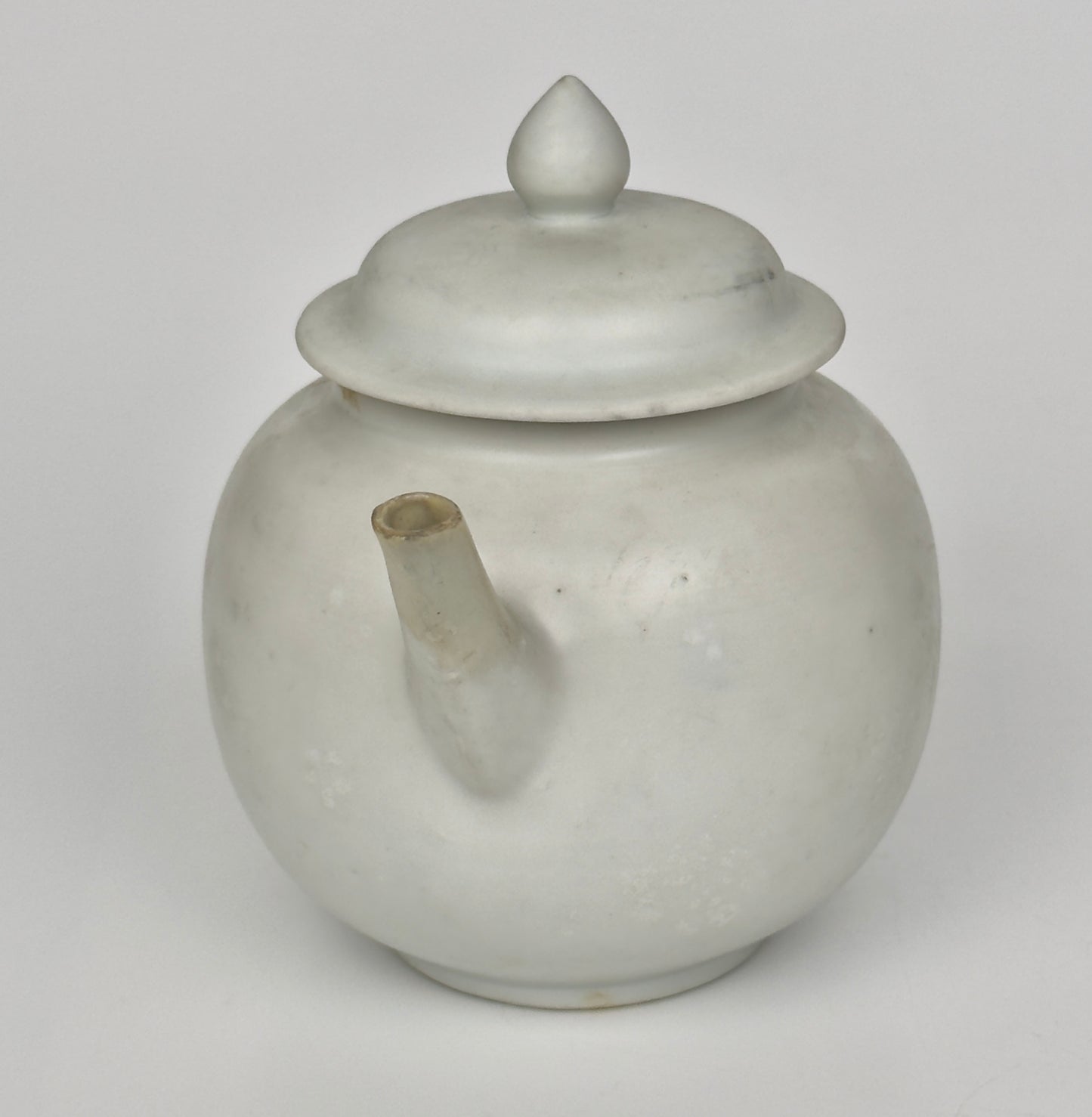 WHITE WITH OVERGLAZE ENAMEL TEA SET CIRCA 1725, QING DYNASTY, YONGZHENG REIGN