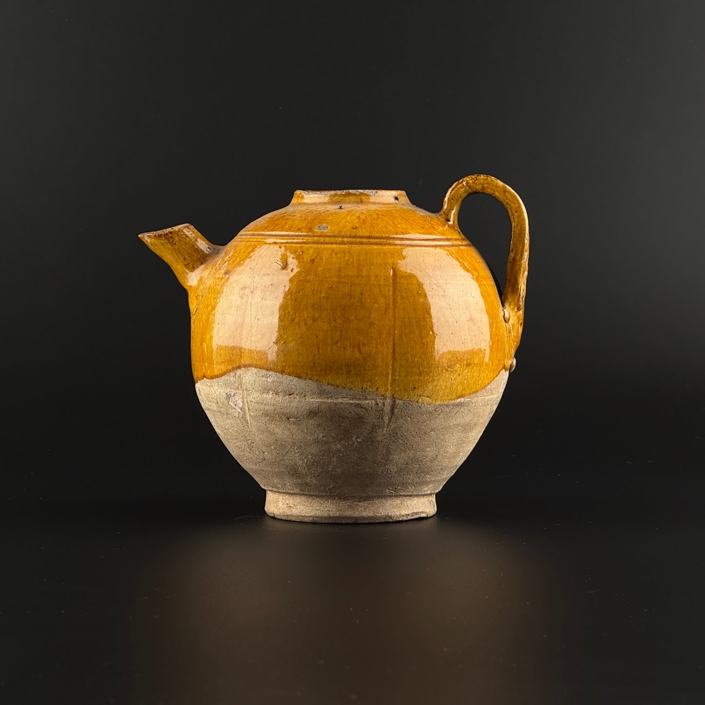 AMBER-GLAZED POTTERY EWER, TANG-LIAO DYNASTY (7-12TH CENTURY)