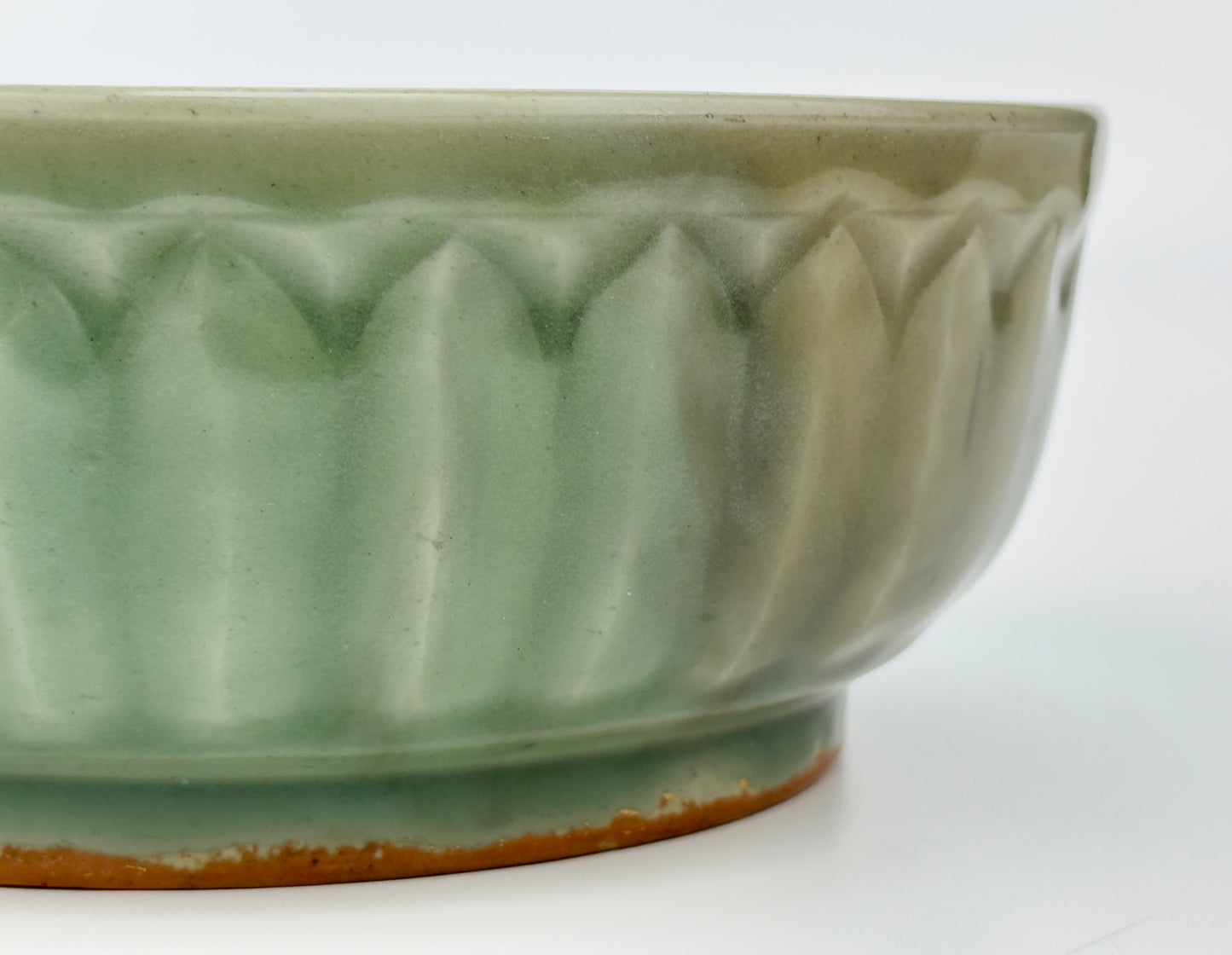 Lotus Petal 'Longquan' Celadon Bowl, Ming dynasty