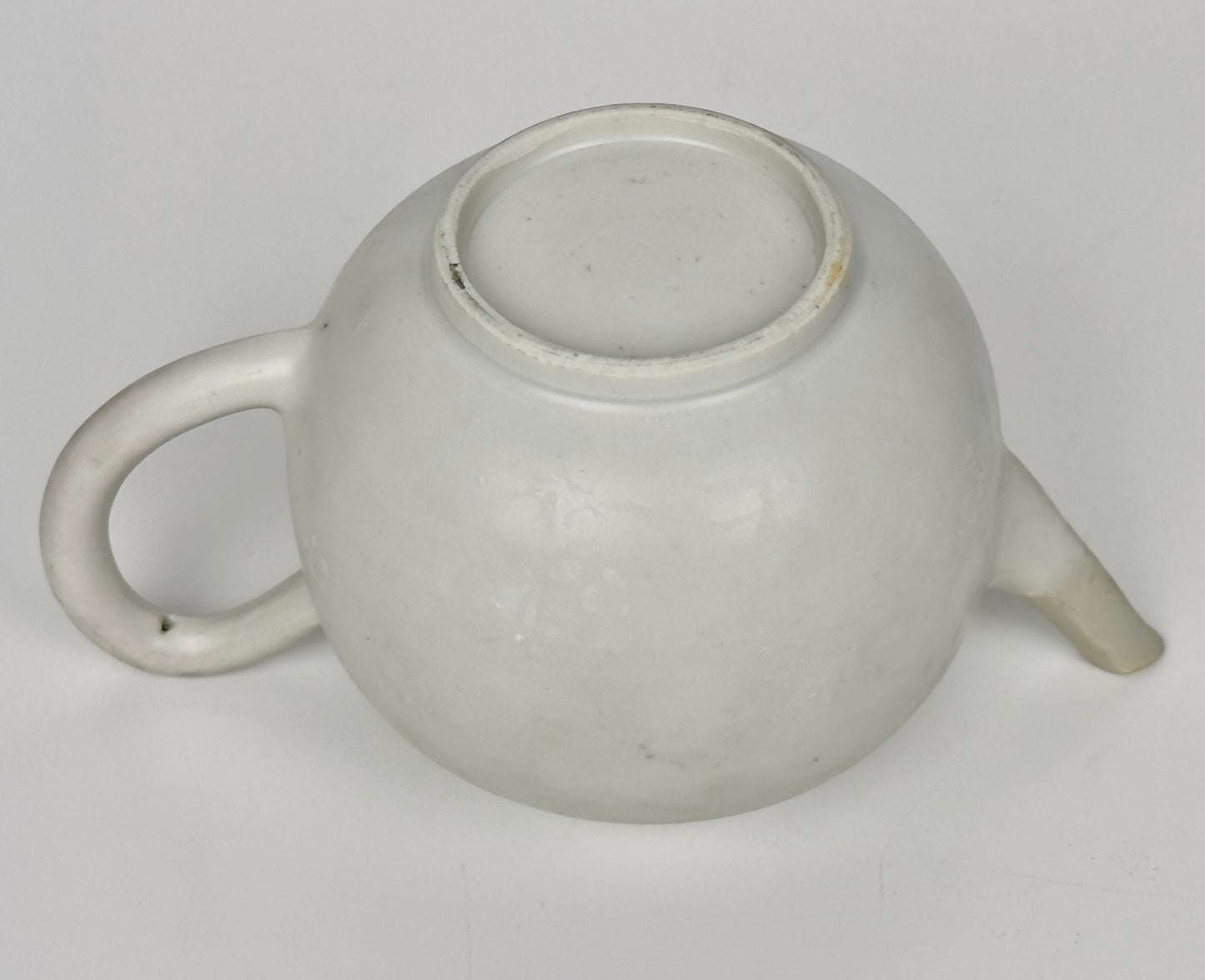 WHITE WITH OVERGLAZE ENAMEL TEA SET CIRCA 1725, QING DYNASTY, YONGZHENG REIGN