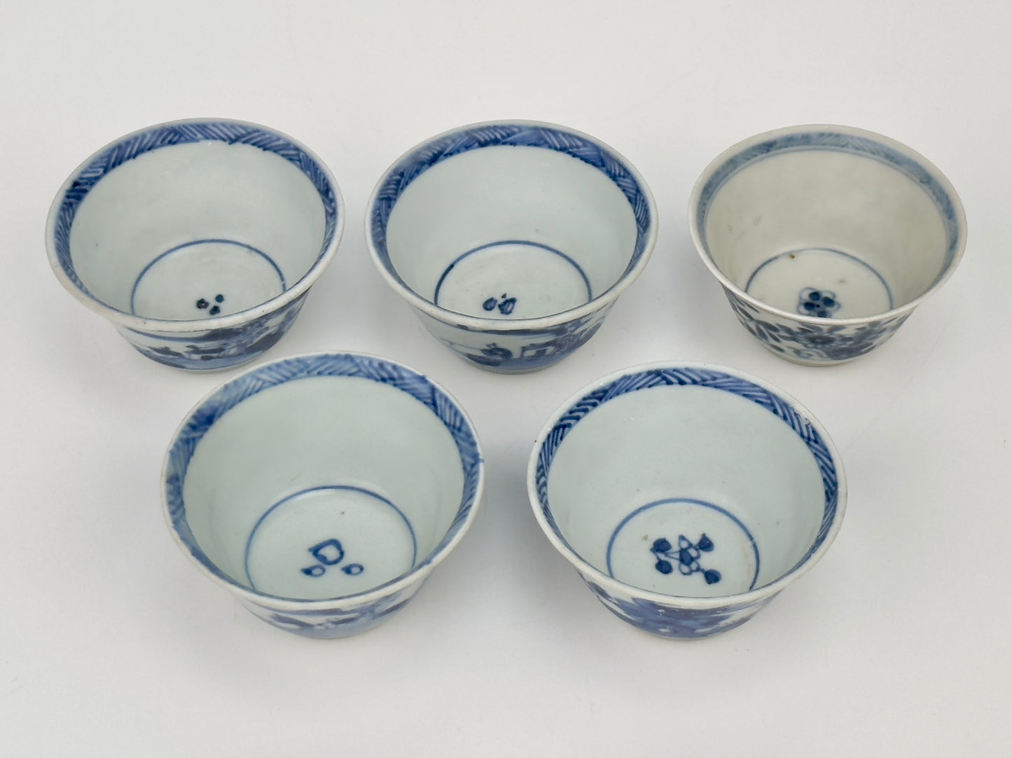 CHINOISERIE TEABOWL SET CIRCA 1725, QING DYNASTY, YONGZHENG REIGN