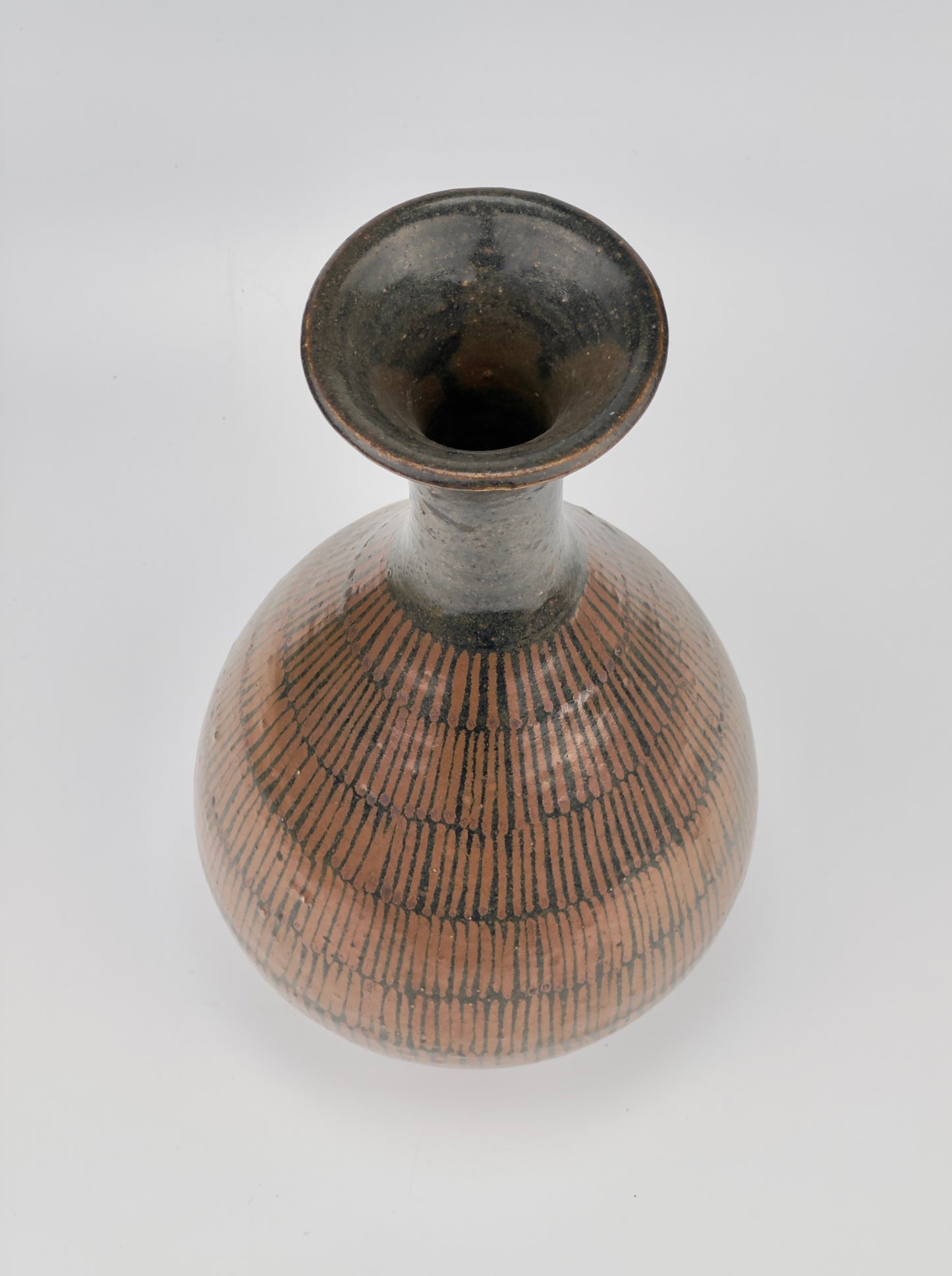 BLACK-GLAZED RUSSET-PAINTED BOTTLE VASE, NORTHERN SONG-JIN DYNASTY