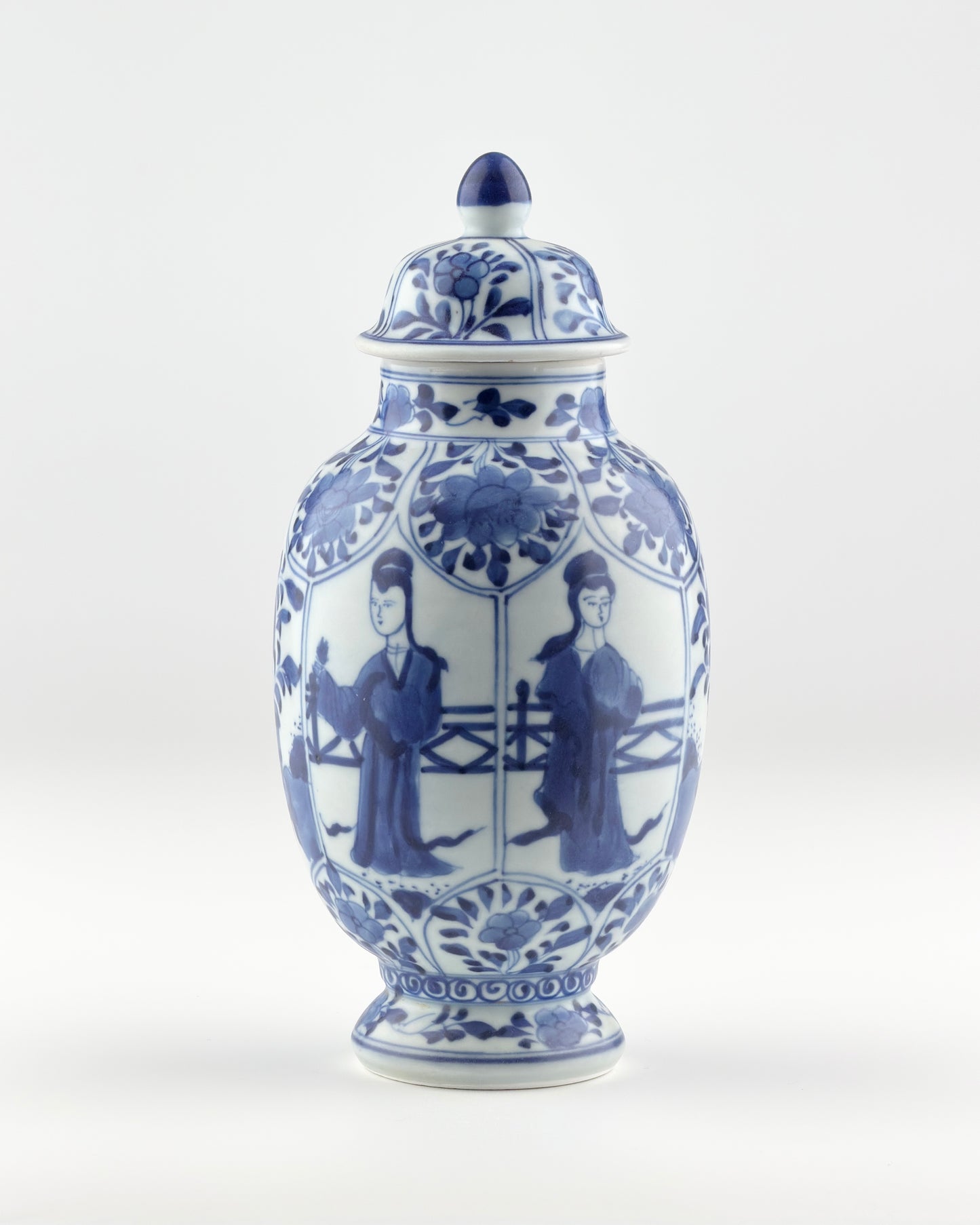 BLUE AND WHITE VASE, QING DYNASTY, KANGXI ERA, CIRCA 1690