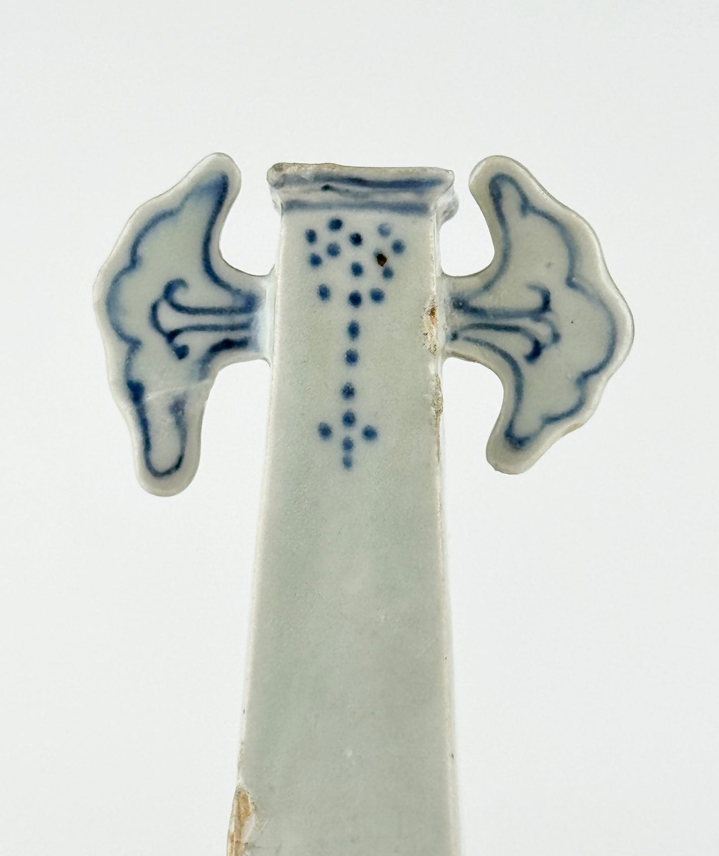 Four-Sided Blue and White Vase with Floral Scrolls, Ming-Qing Period