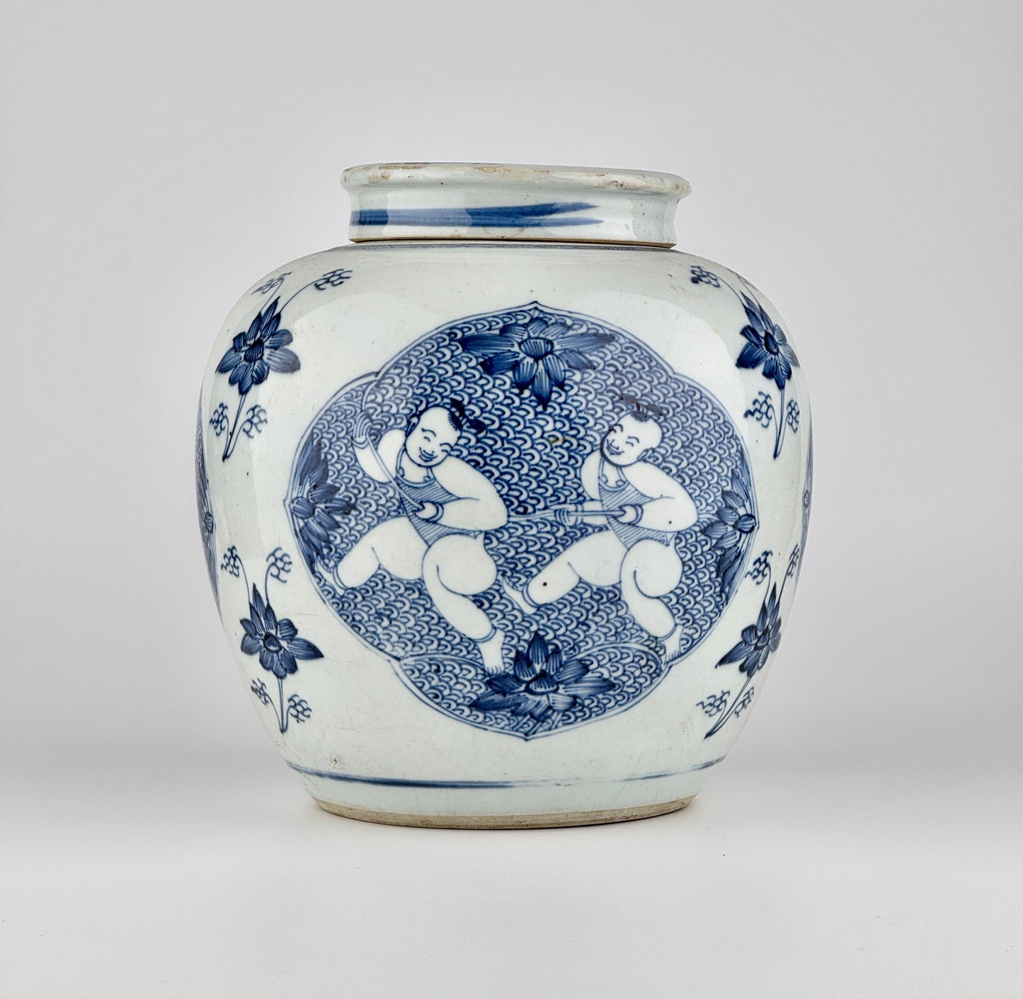 Ginger Jar with 'Hehe Erxian' Pattern, Early Qing Period(17-18th century)