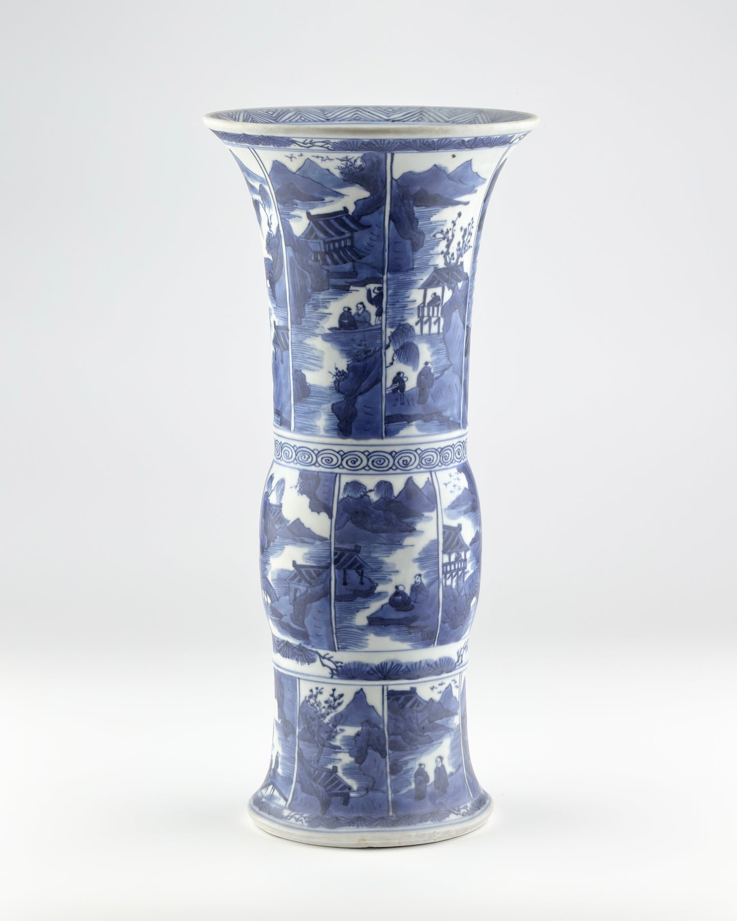 A Large Blue and White Gu Vase from Vung Tau Ship, Qing Dynasty Kangxi Era, Circa 1690