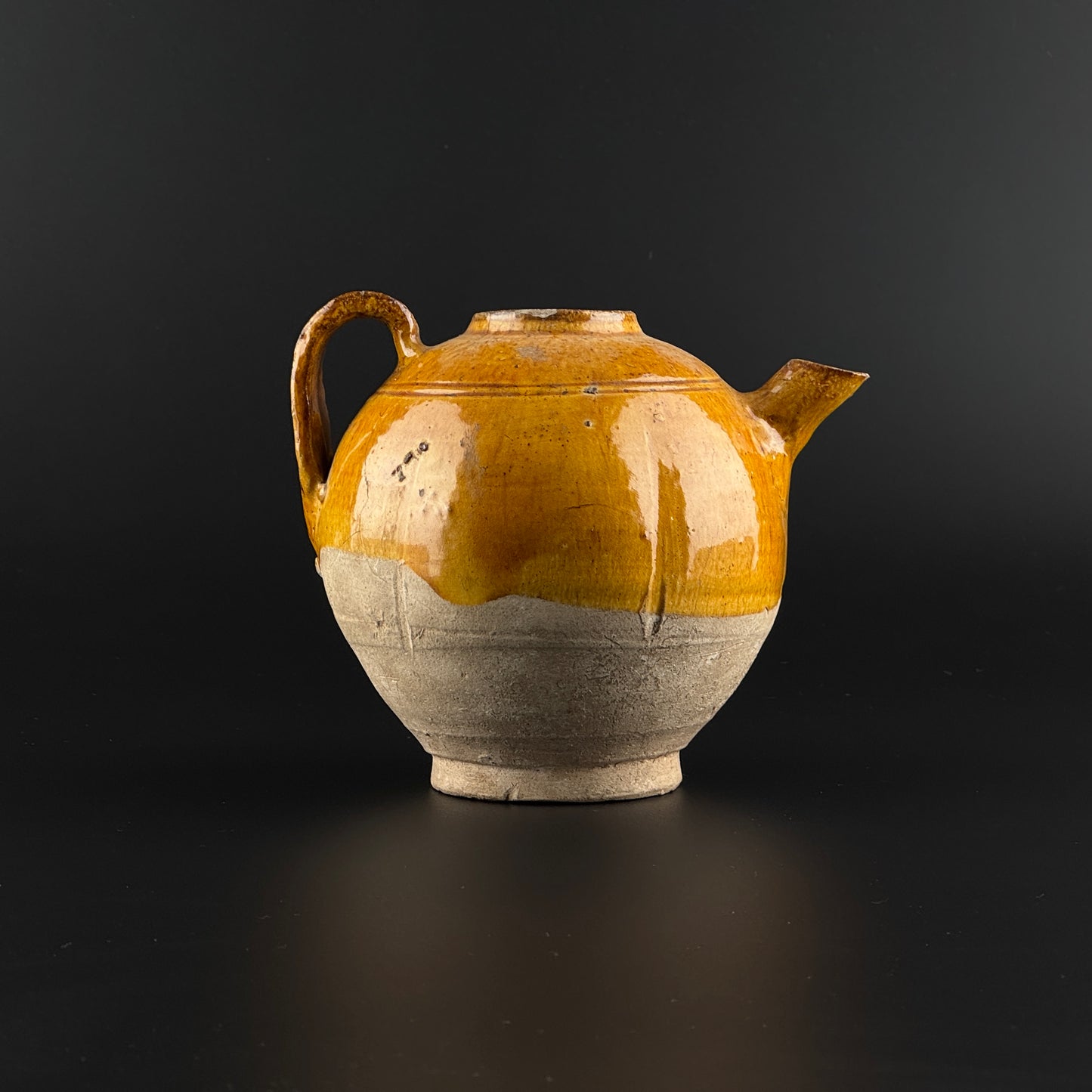 AMBER-GLAZED POTTERY EWER, TANG-LIAO DYNASTY (7-12TH CENTURY)