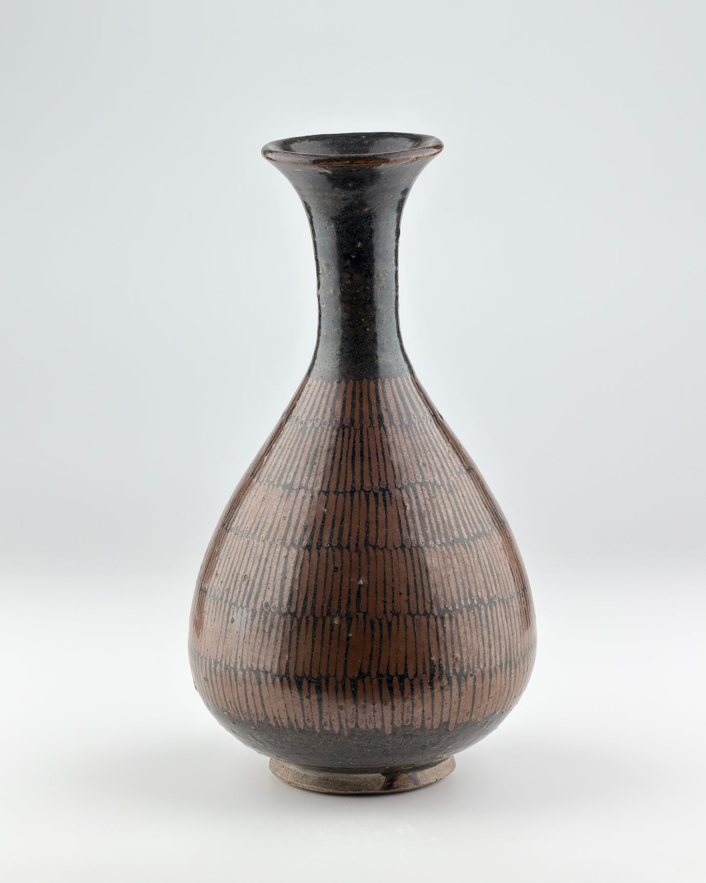 BLACK-GLAZED RUSSET-PAINTED BOTTLE VASE, SONG DYNASTY