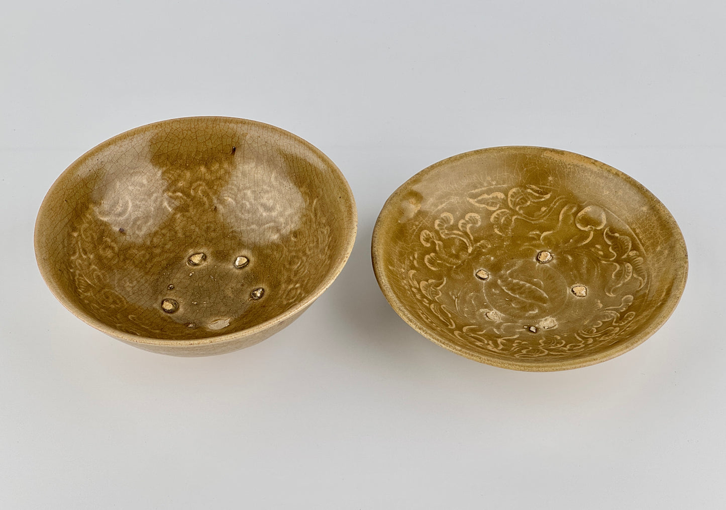 Rare Annamese Stoneware Bowls with olive green glaze, Vietnam, 14-15th century