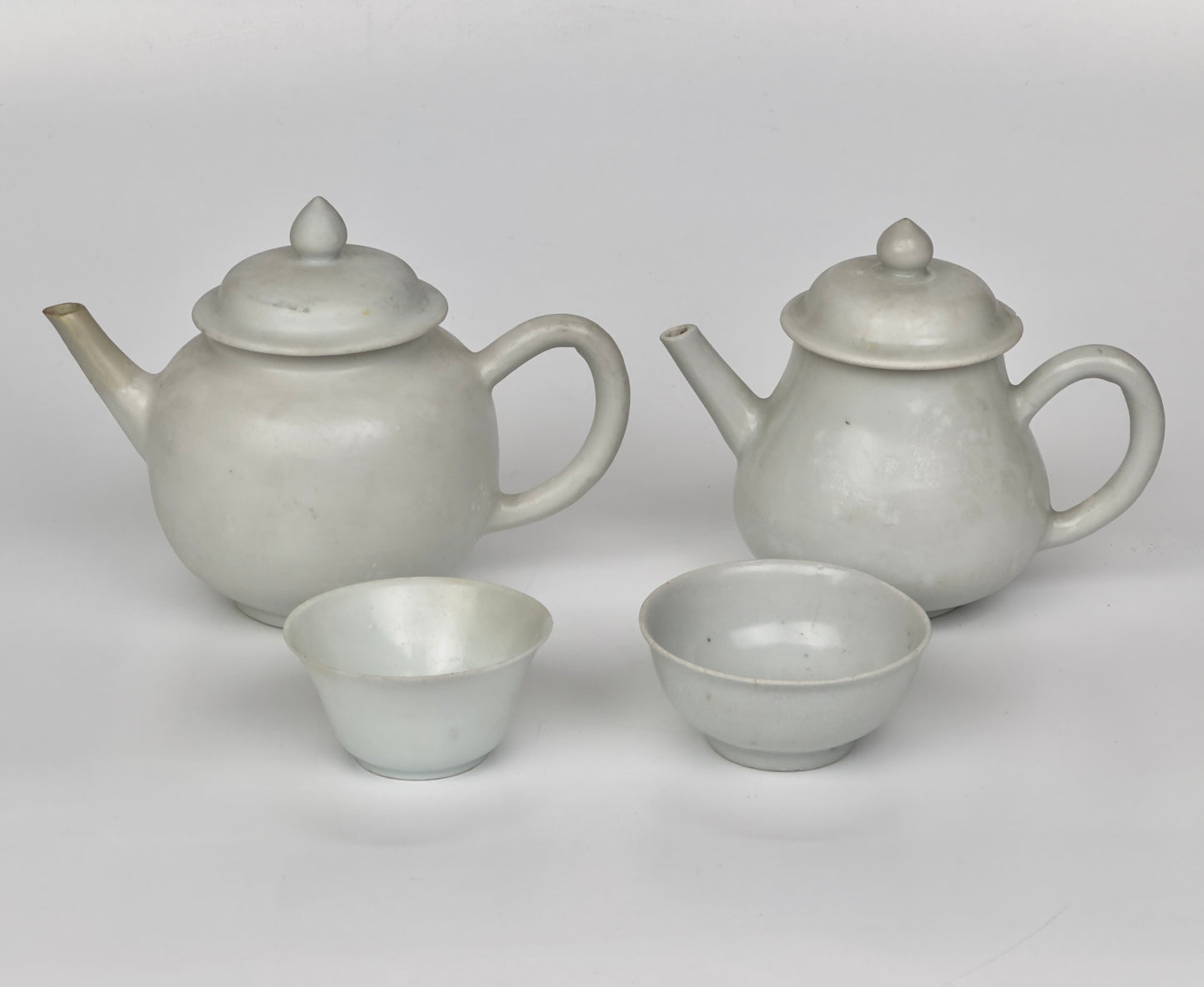 WHITE WITH OVERGLAZE ENAMEL TEA SET CIRCA 1725, QING DYNASTY, YONGZHENG REIGN