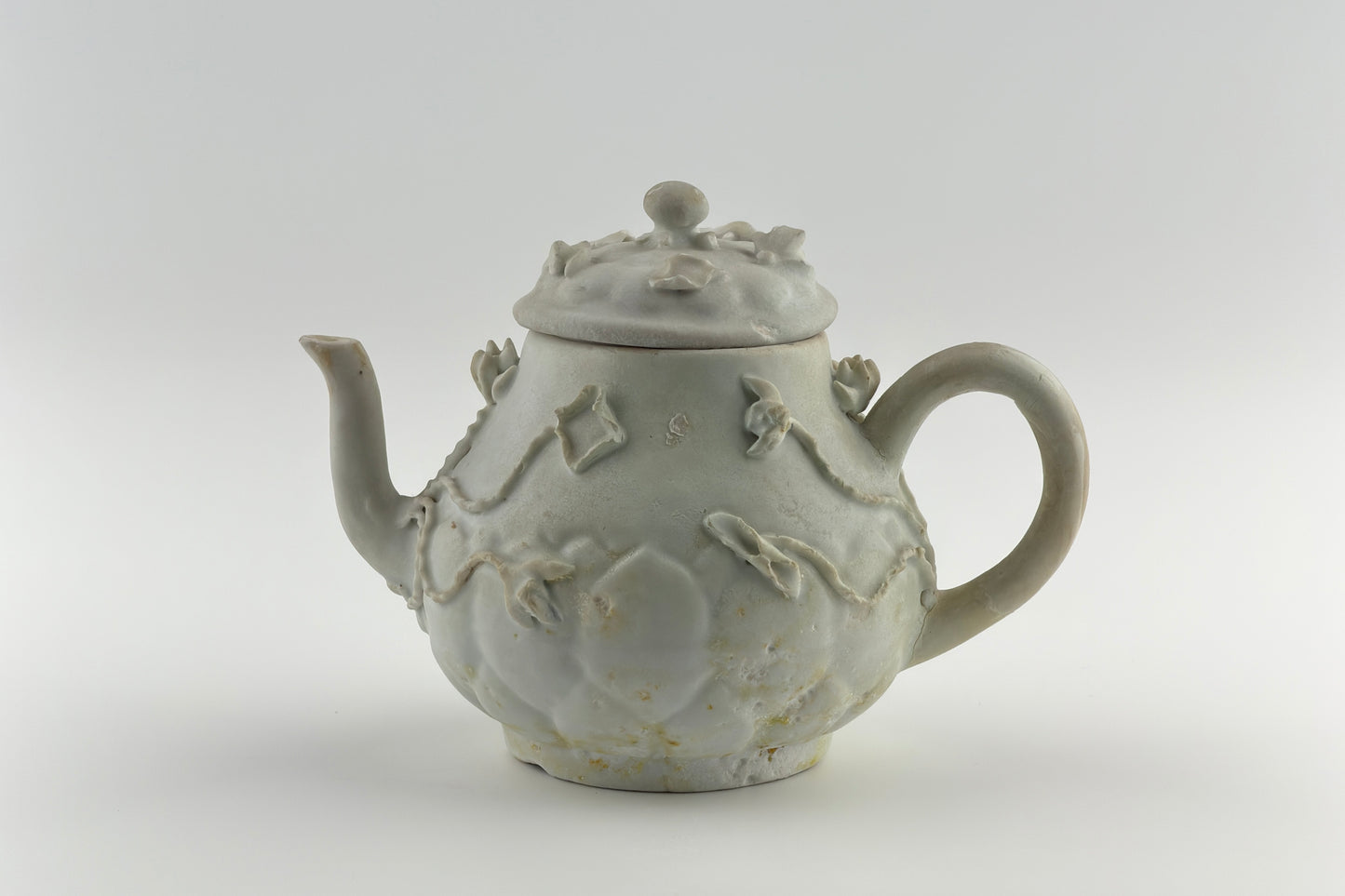 White with Overglaze Enamel Tea Set Circa 1725, Qing Dynasty, Yongzheng Reign