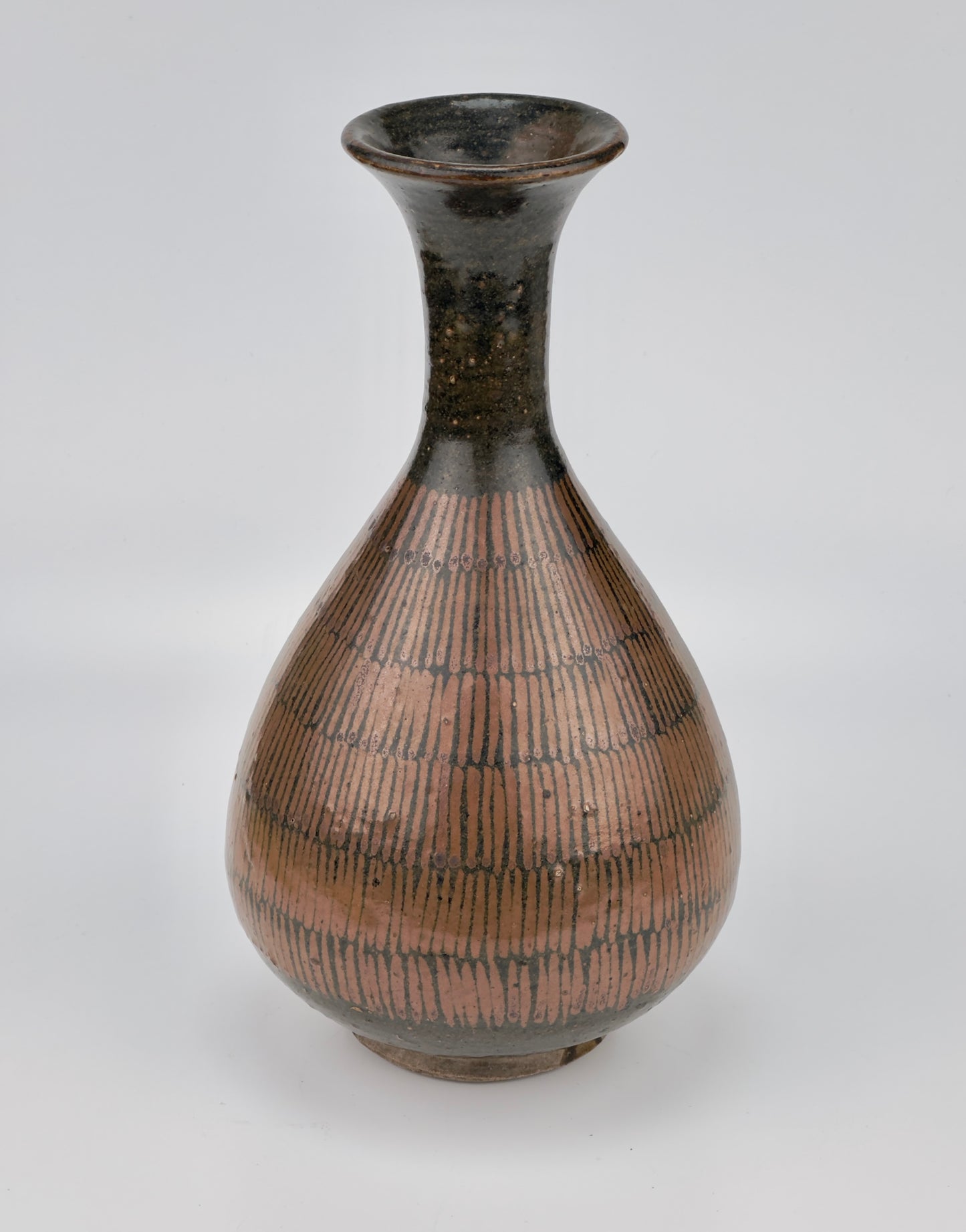 BLACK-GLAZED RUSSET-PAINTED BOTTLE VASE, NORTHERN SONG-JIN DYNASTY