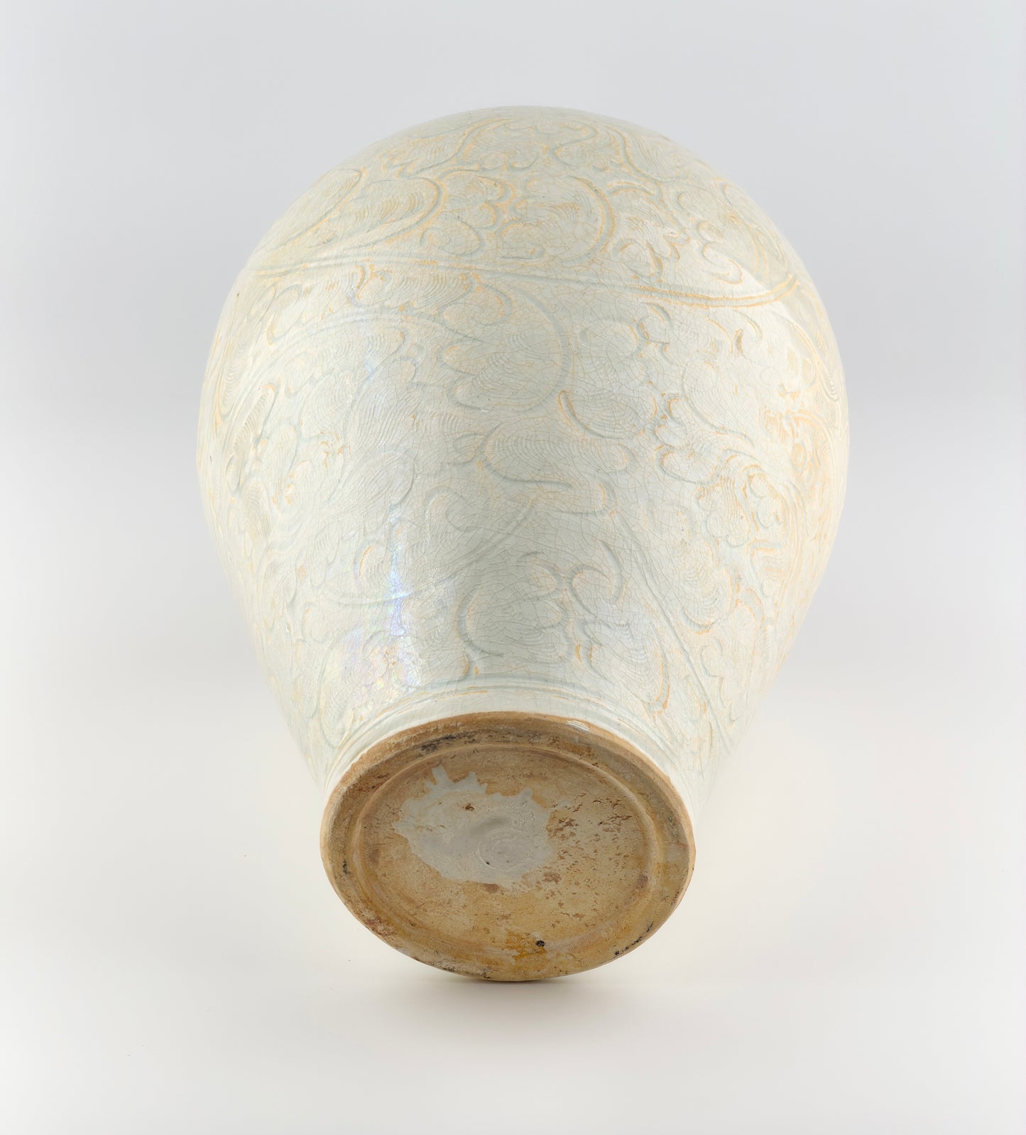 A QINGBAI CARVED MEIPING PORCELAIN, SONG DYNASTY