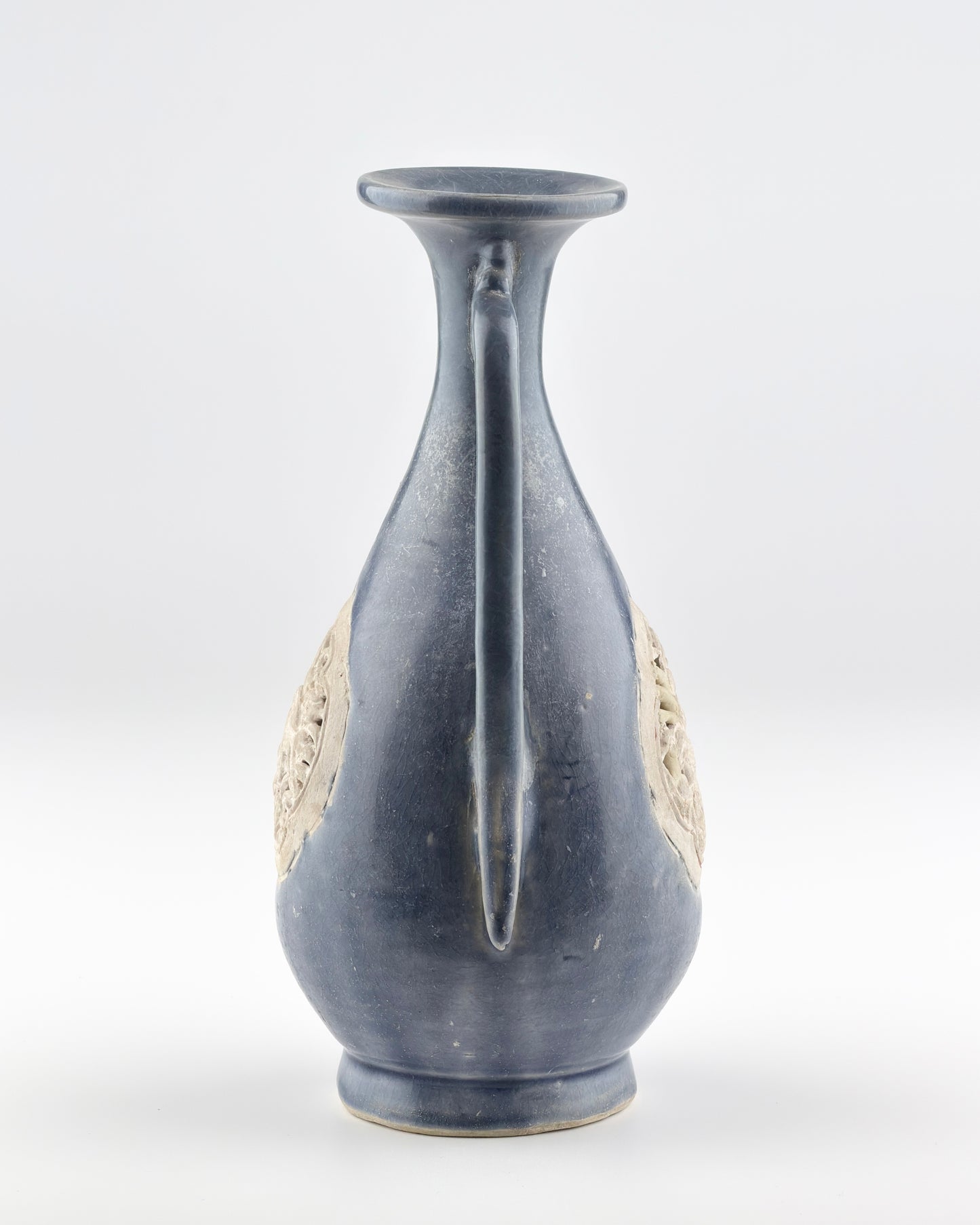 BLUE AND WHITE ANNAMESE EWER CIRCA 15TH CENTURY, LE DYNASTY
