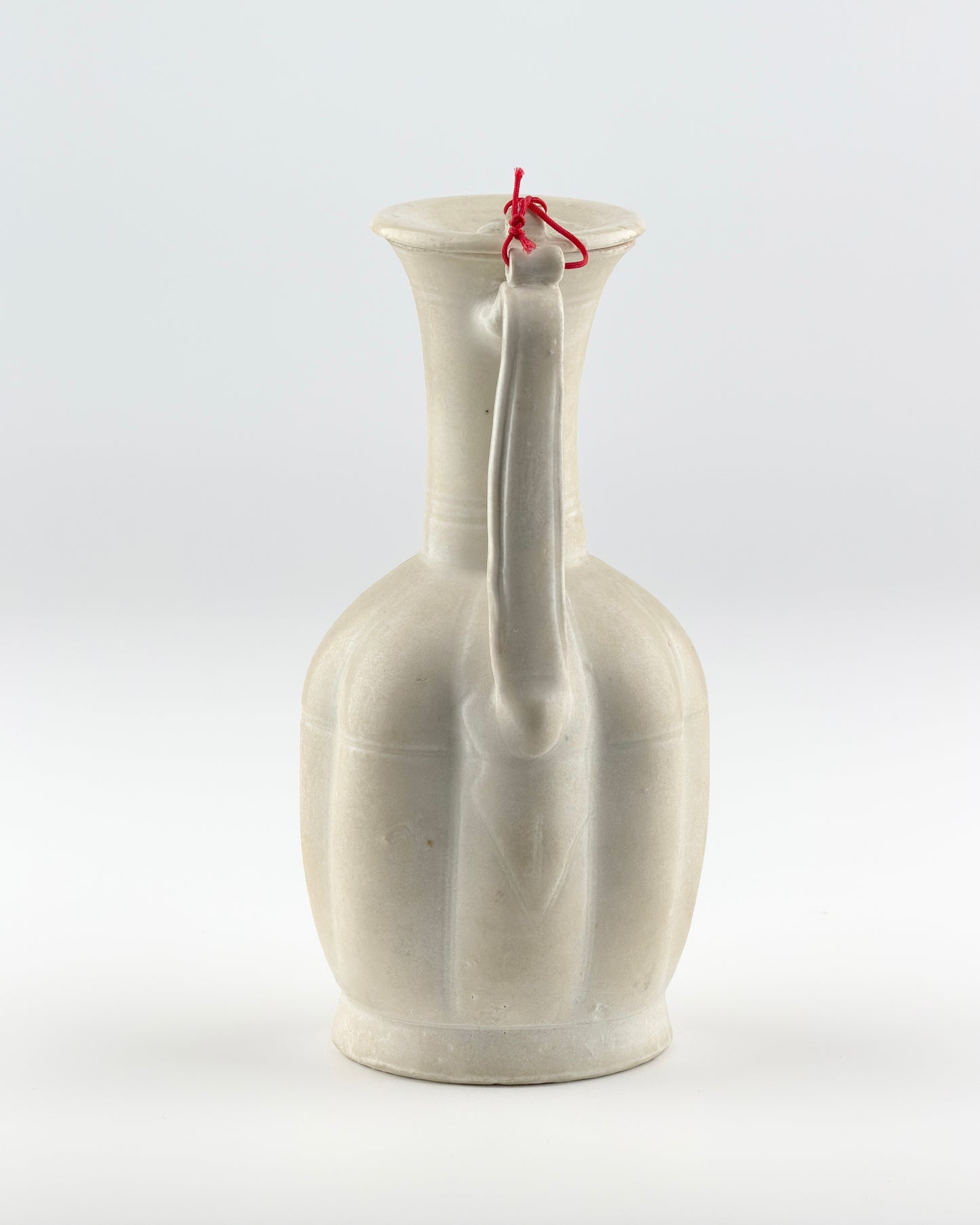Rare Cream Glazed Ding Yao Ewer And Cover, Song Dynasty (960–1279)