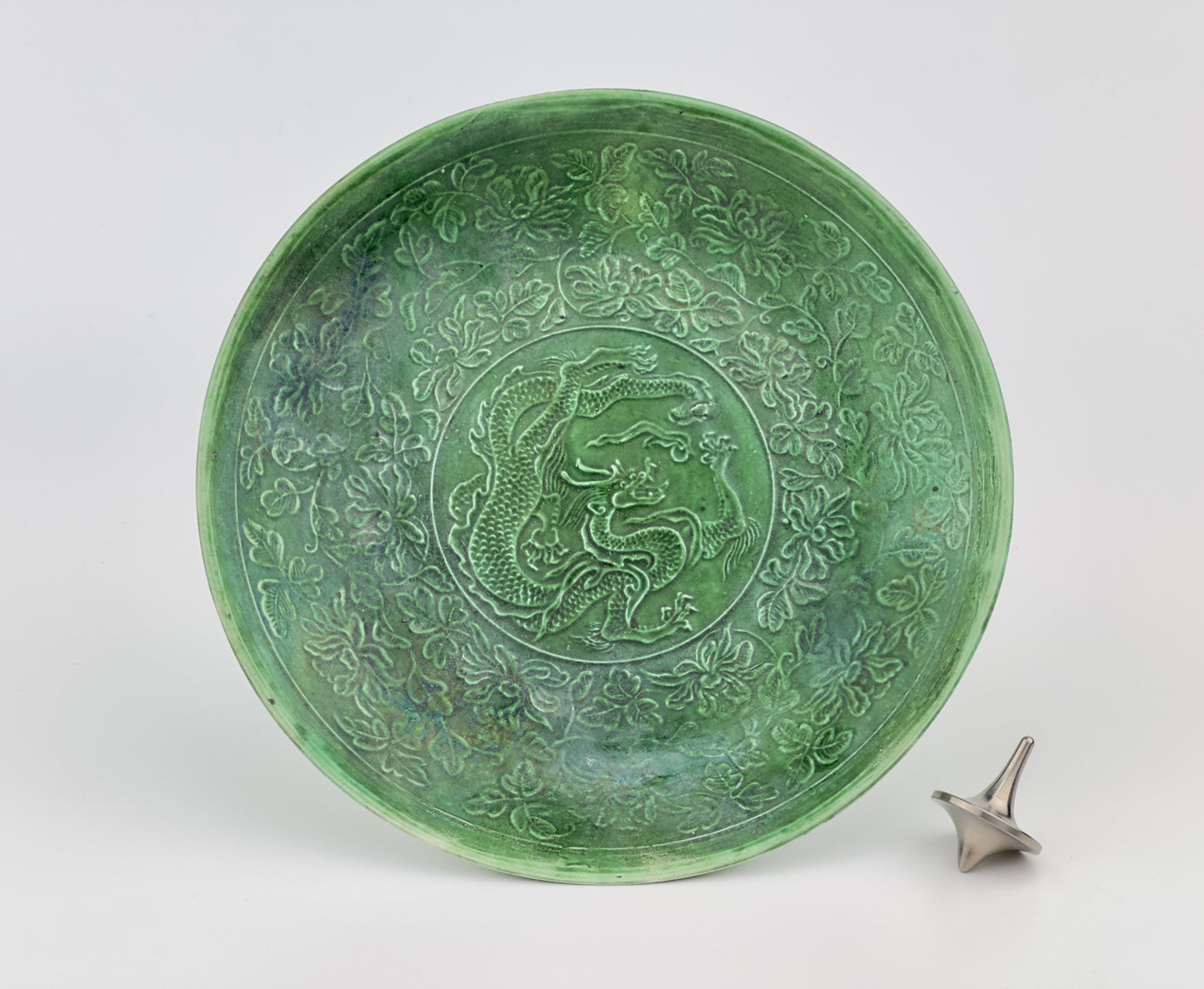 Rare Dingyao Green-Glazed Dragon Dish, Liao-Song Dynasty