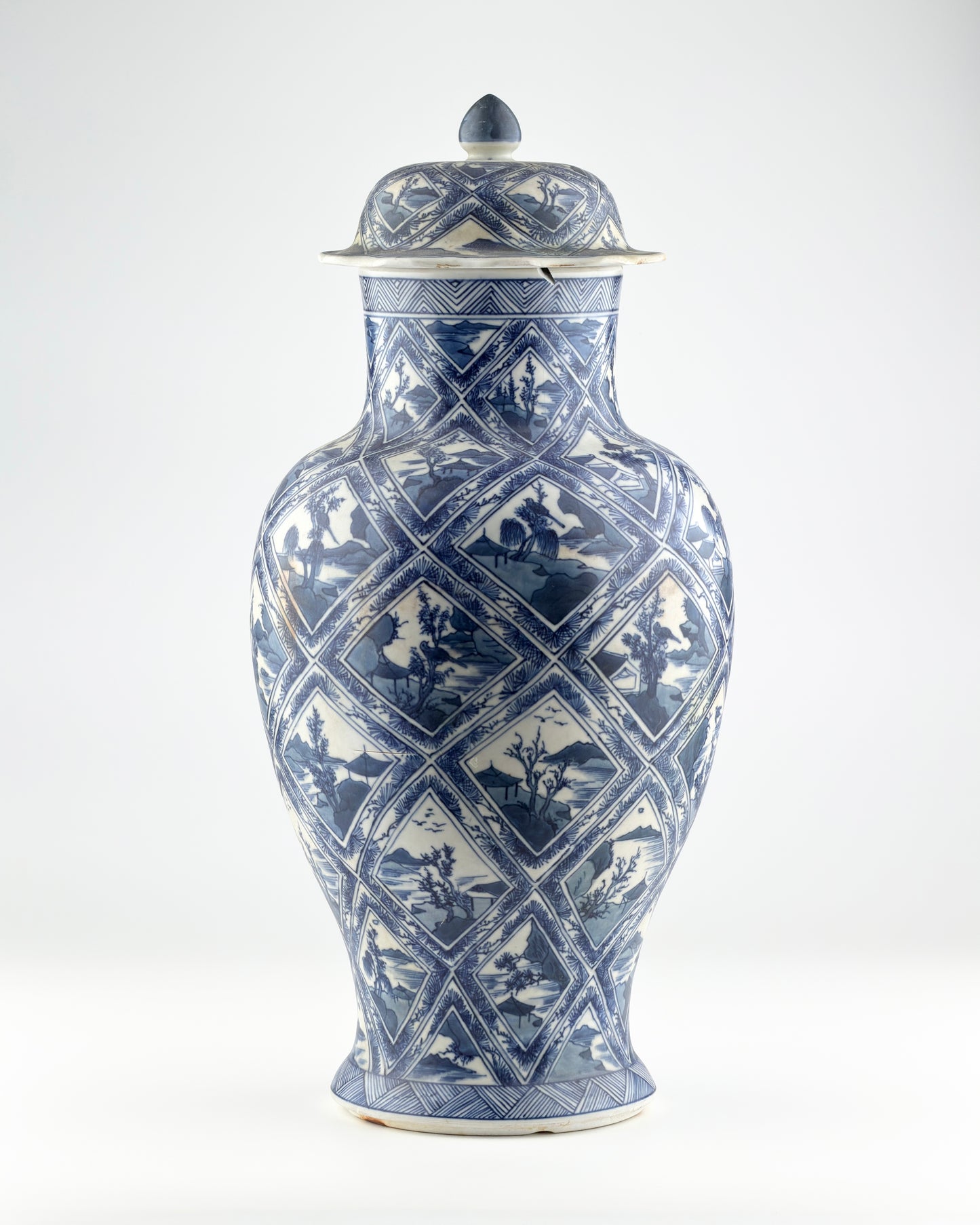 LARGE RARE 'RIVERSCAPE' BALUSTER VASE, QING DYNASTY, KANGXI, CIRCA 1690