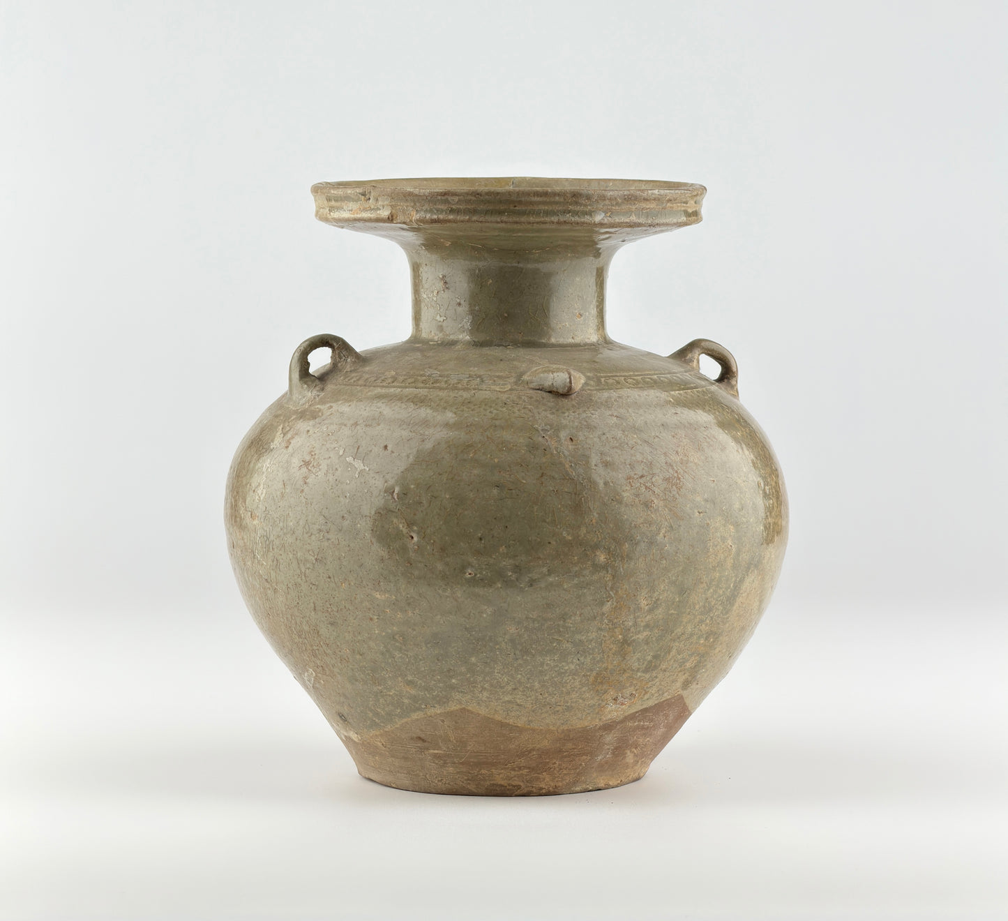 RARE YUE CELADON CHICKEN-HEAD EWER, JIN-SOUTHERN DYNASTY