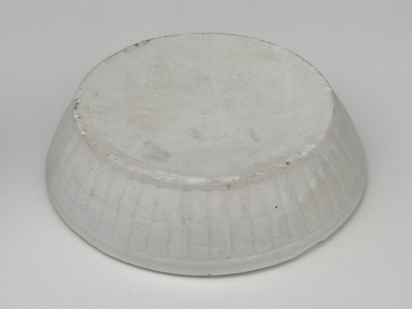 Large White-glazed Circular Box and Cover, Qing Dynasty, Kangxi Era, Circa 1690