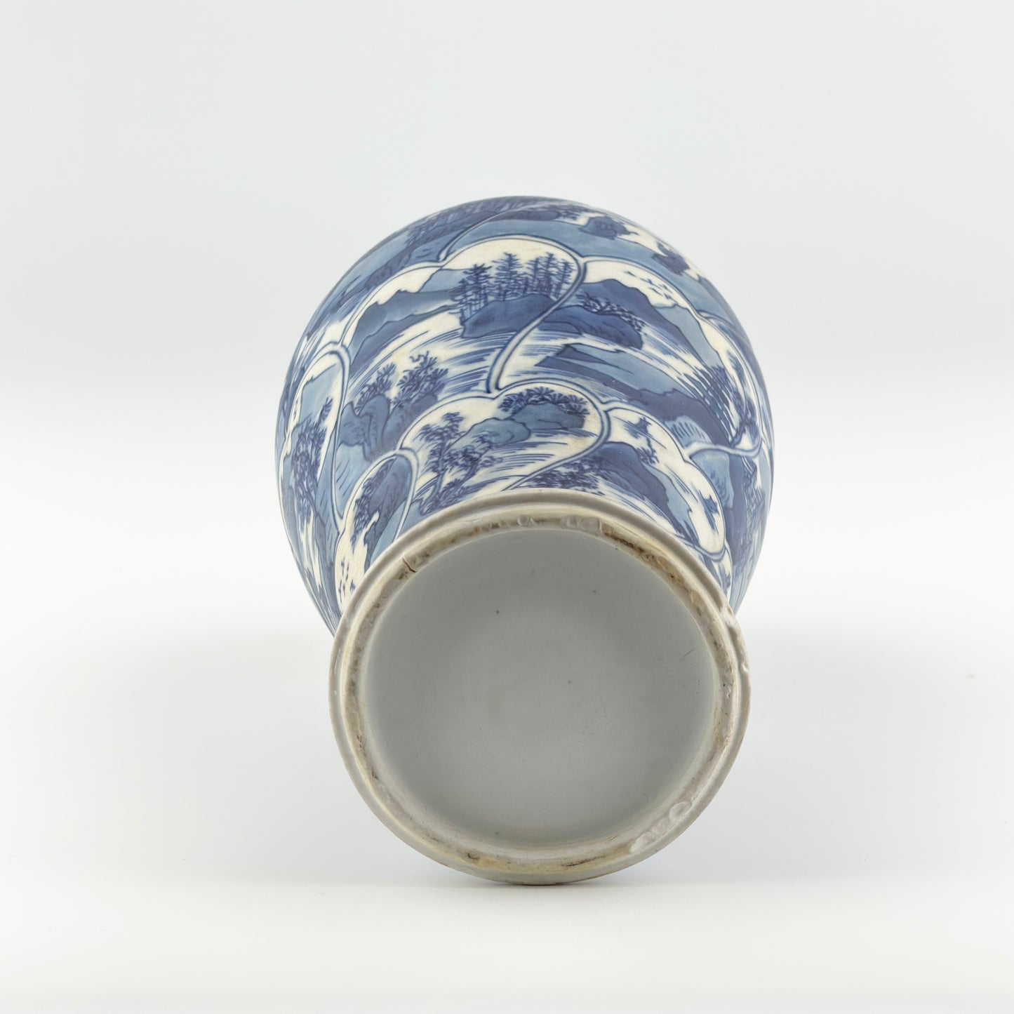 BALUSTER BLUE AND WHITE  VASE, QING DYNASTY, KANGXI ERA, CIRCA 1690