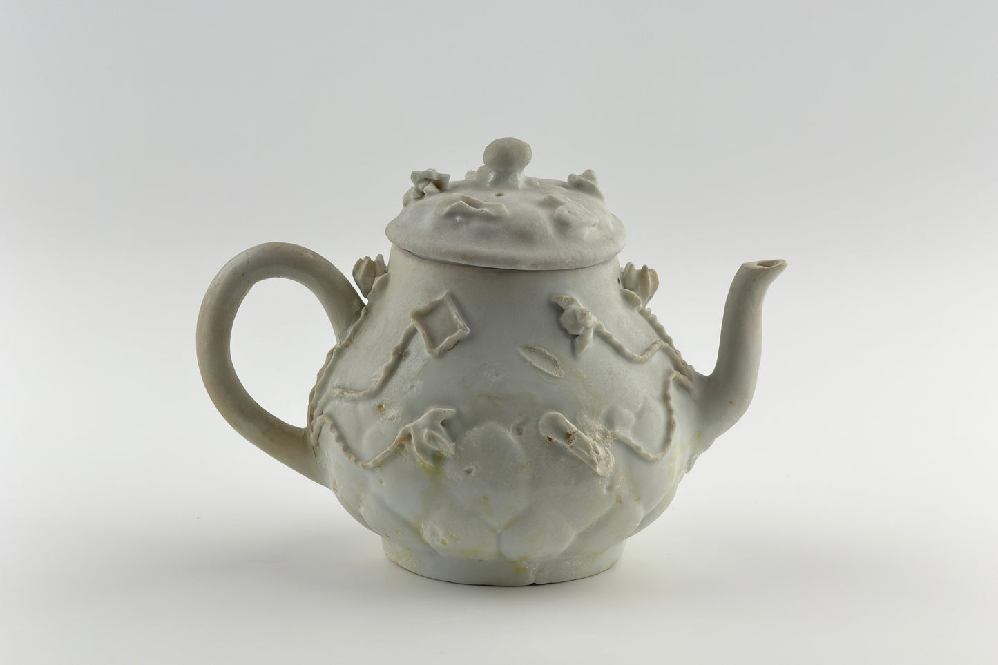 White with Overglaze Enamel Tea Set Circa 1725, Qing Dynasty, Yongzheng Reign