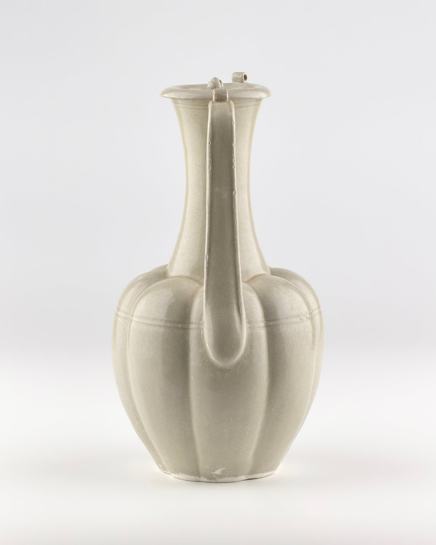 Rare Cream-Glazed Ding Ewer And Cover, Five Dynasties-Song