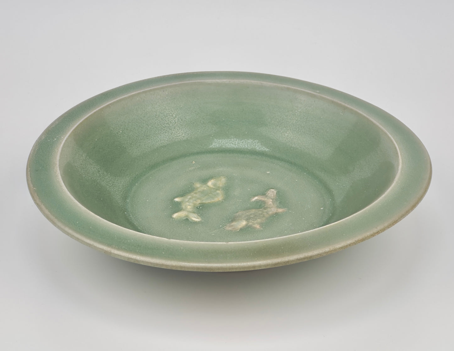 SMALL LONGQUAN CELADON 'TWIN FISH' DISH, SOUTHERN SONG DYNASTY